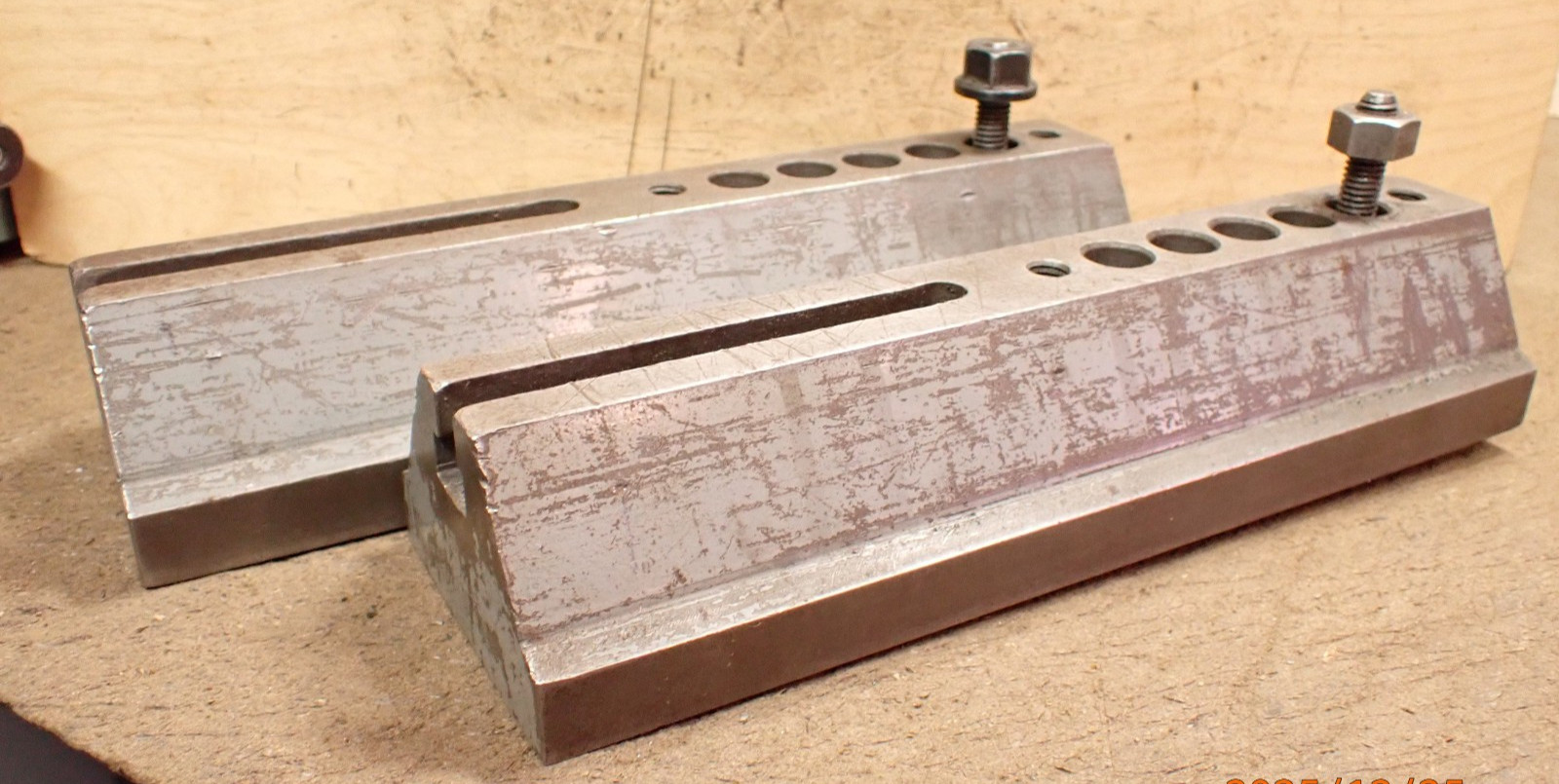LOT R109  MOORE TOOL  JIG GRINDER ROTARY TABLE EXTENSION RISER PARALLELS