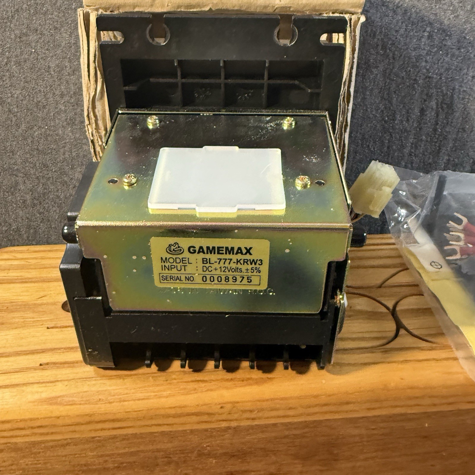GAMEMAX BL-600H-US2 Bill Acceptor Validator NIB Includes Instruction Sheet