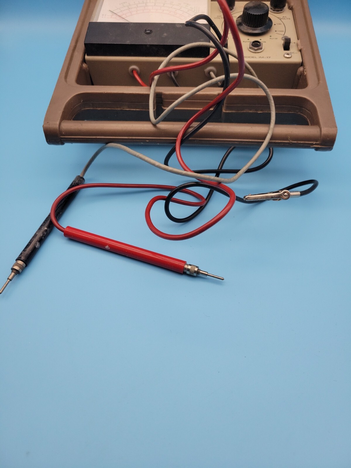 Heathkit Model IM-17 Utility Solid State Voltmeter with Hard Shell Case untested