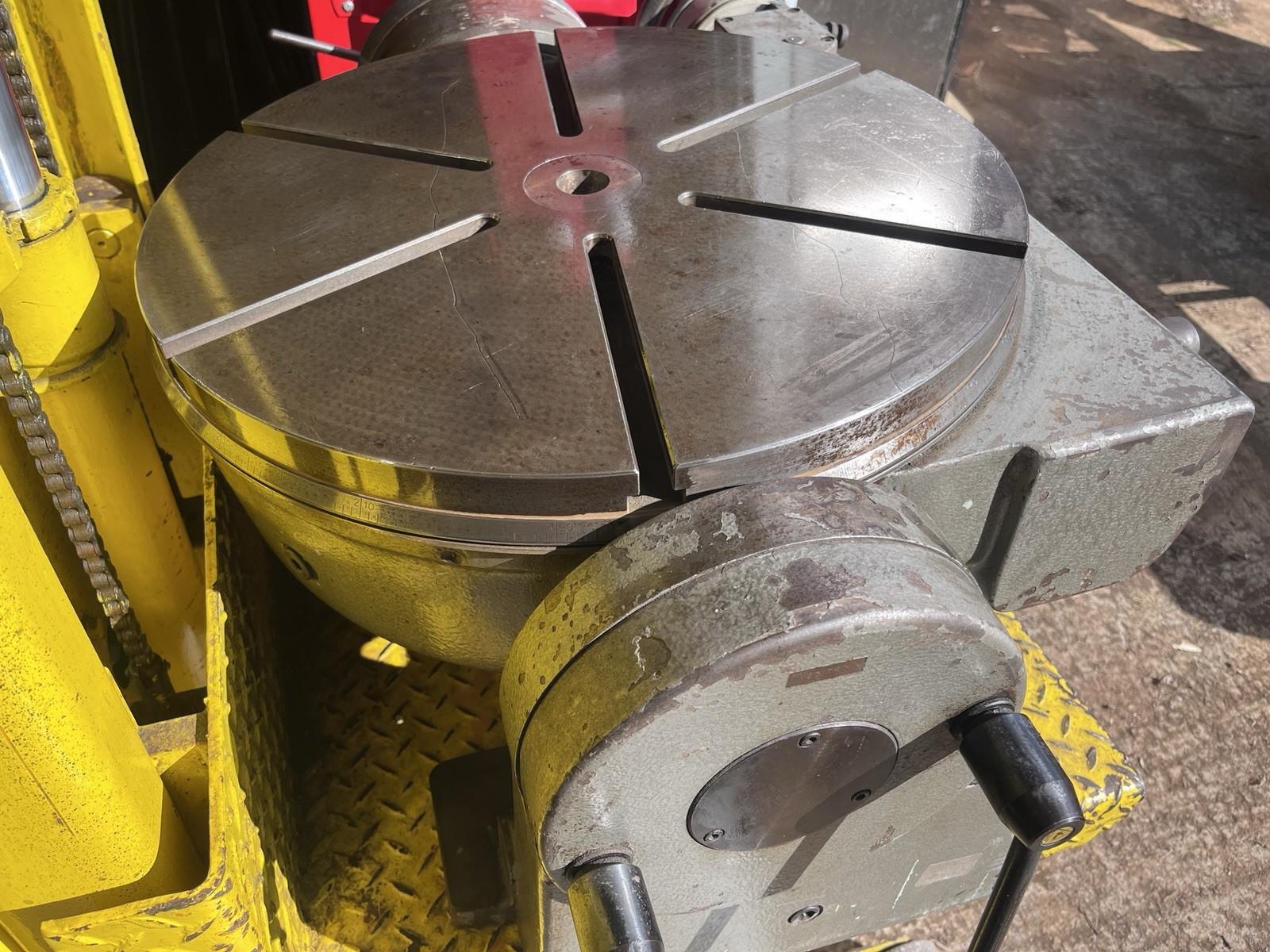 Tilting Rotary Table 19-1/2”