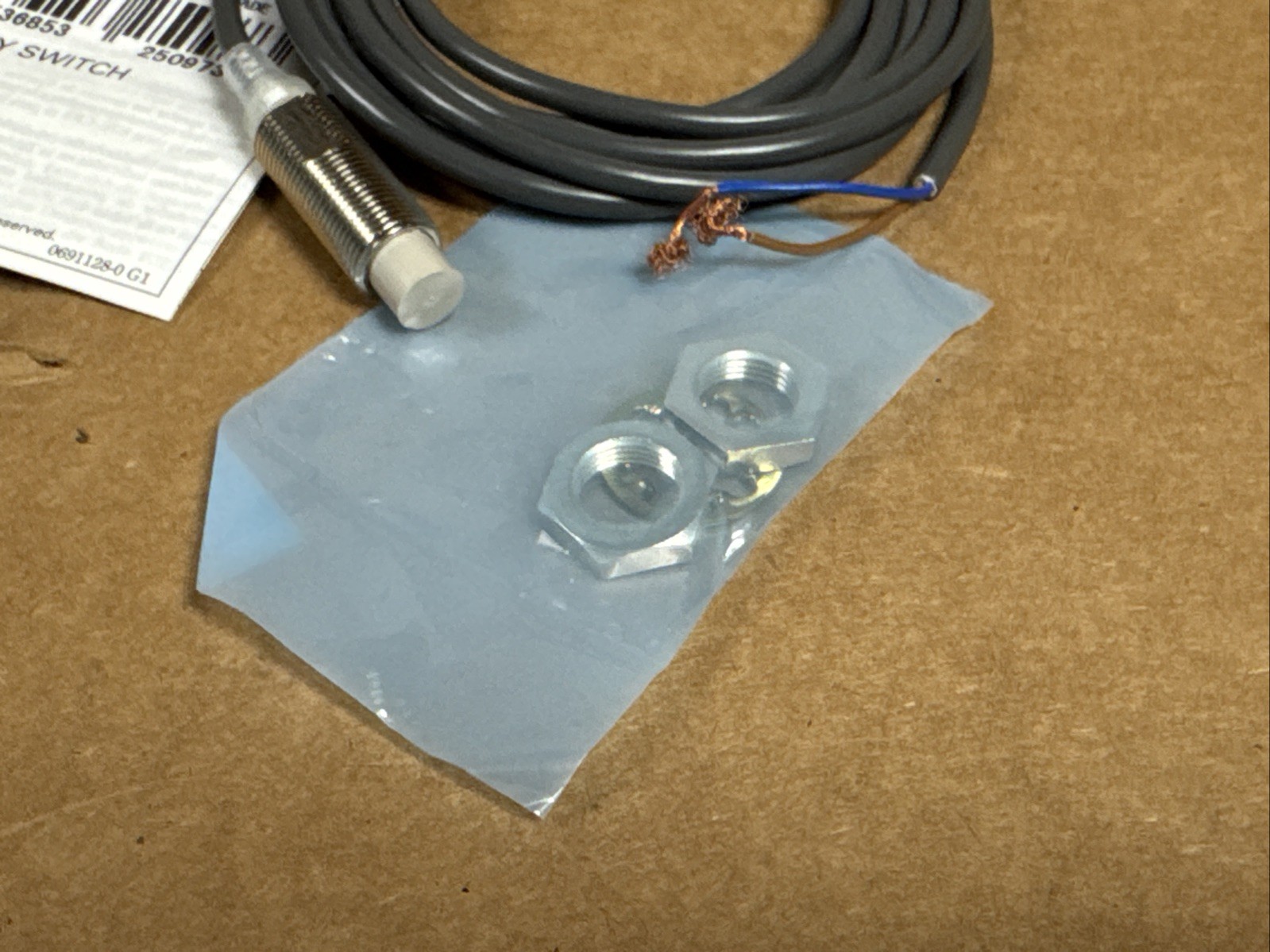 NEW Omron E2E-X8MD2 Proximity Switch Sensor WARRANTY FAST SHIPPING