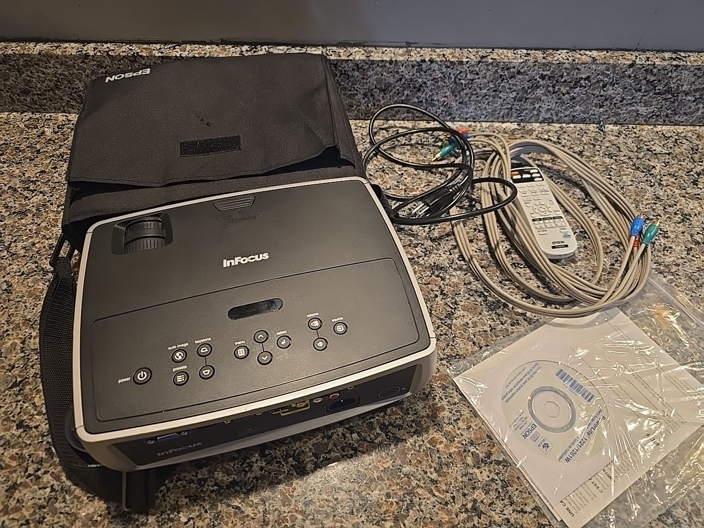 InFocus IN26+ W260 DLP Projector