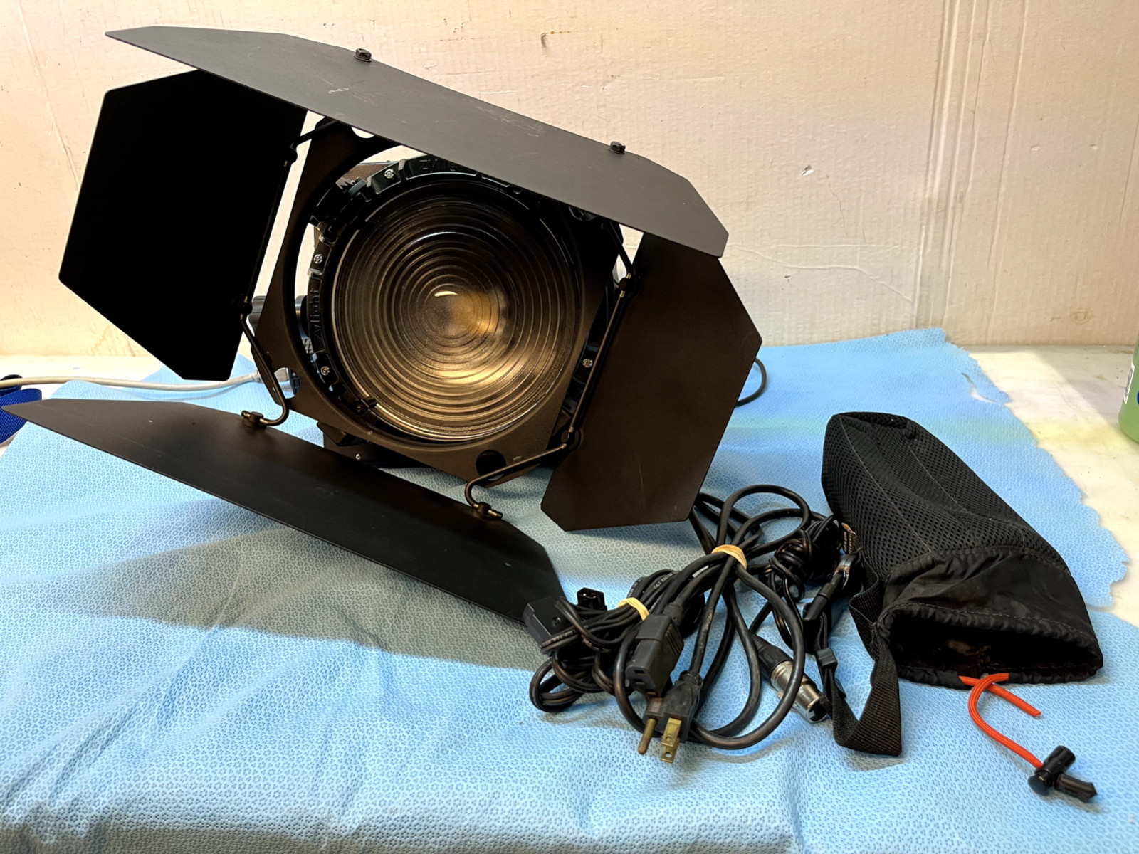 Zylight Model:F8 LED Fresnel (Tungsten) Light With Mount S7816