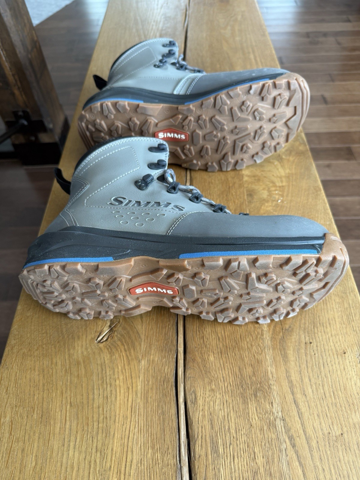 Simms Flats Boots Men's 10 New