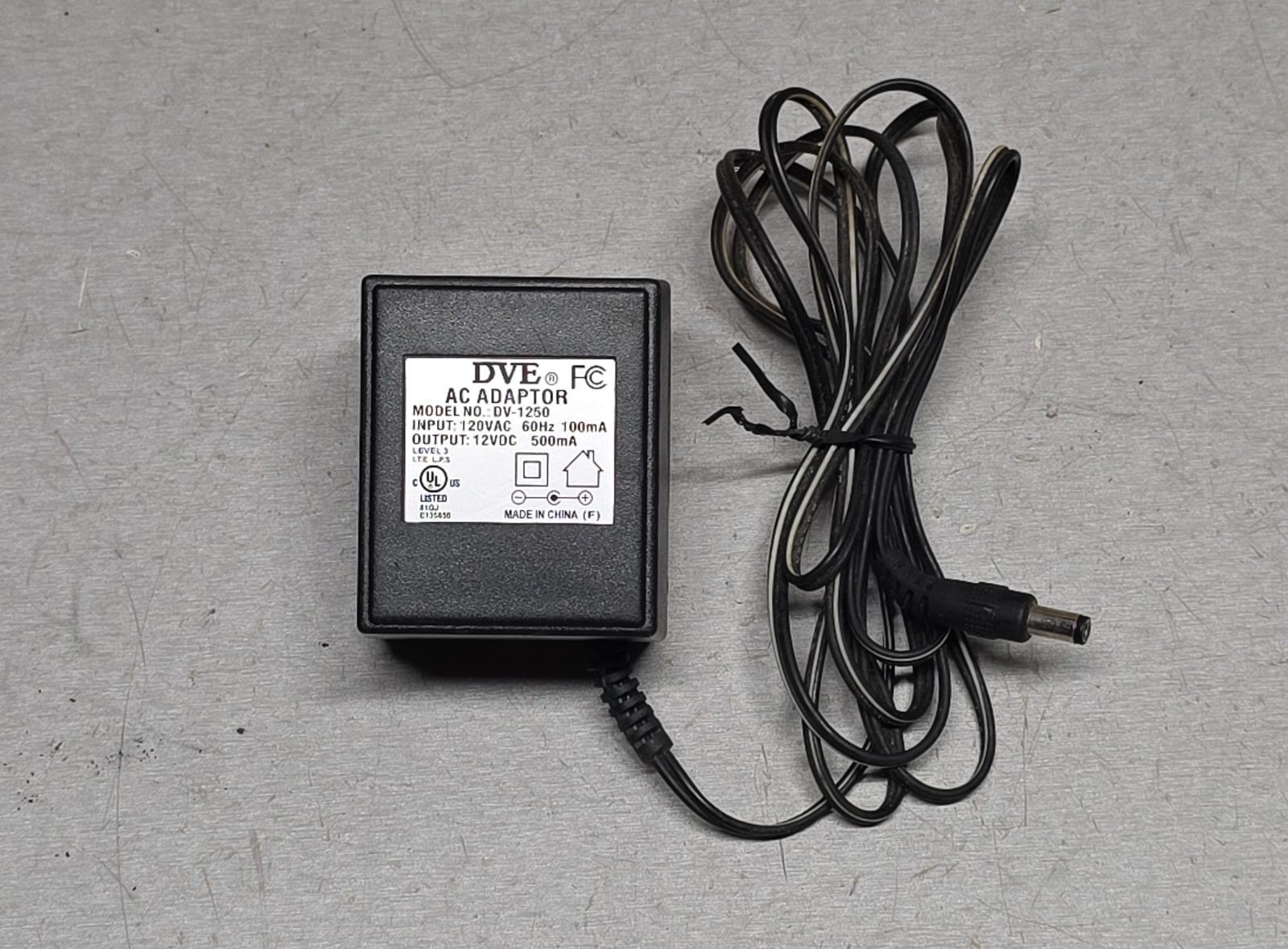 DVE DV-1250 AC Adapter 12VDC 500mA Power Supply