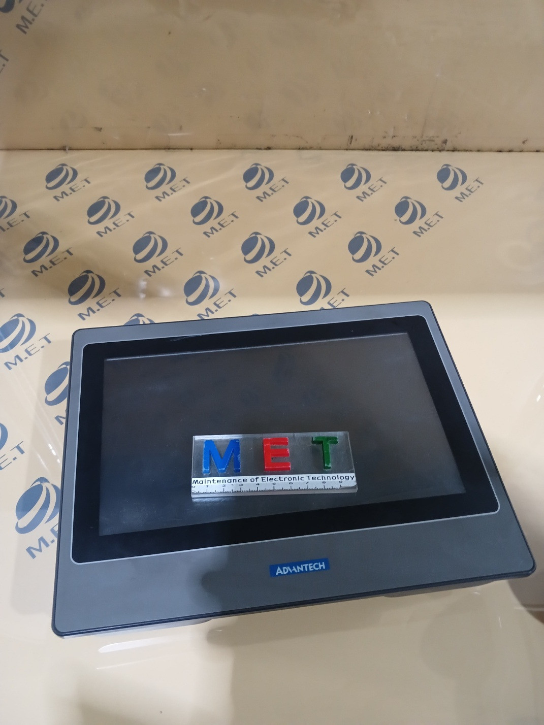 Repair ticket for ADVANTECH WOP-2100T-N2AE