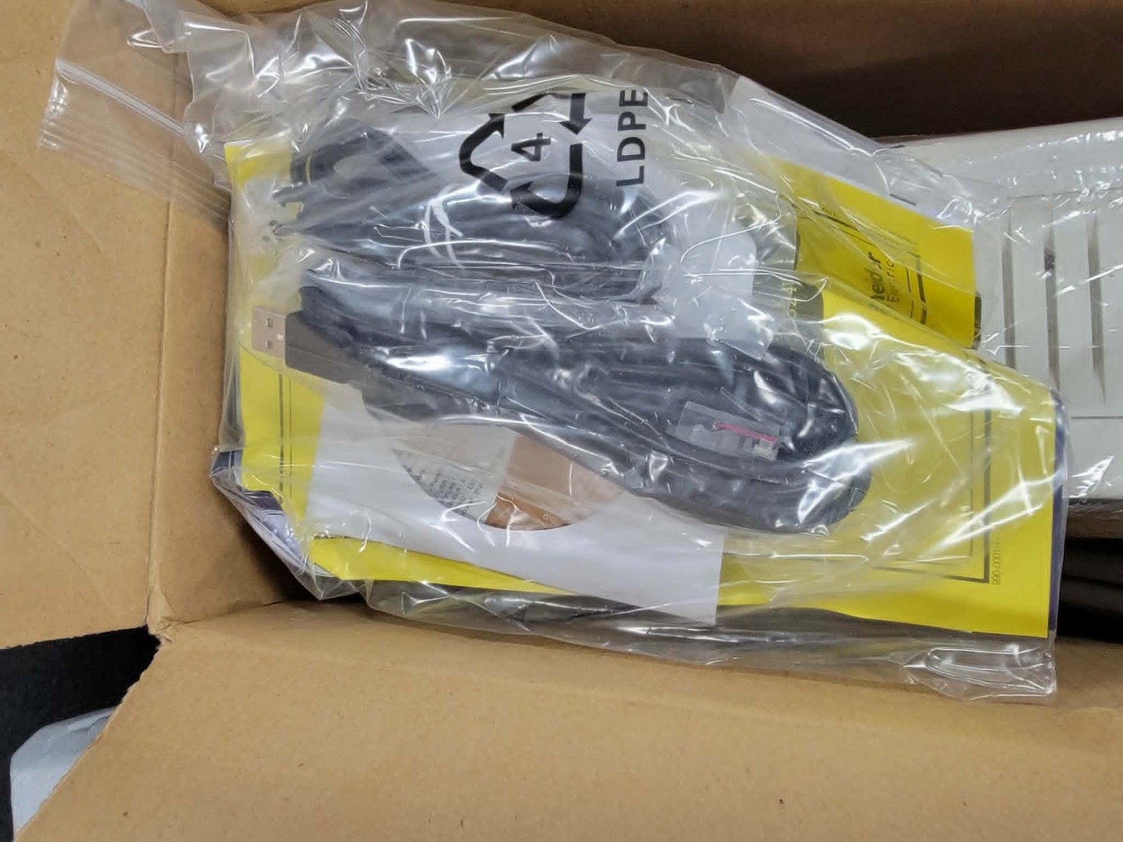 APC BK500 Back-UPS CS 500VA 300W