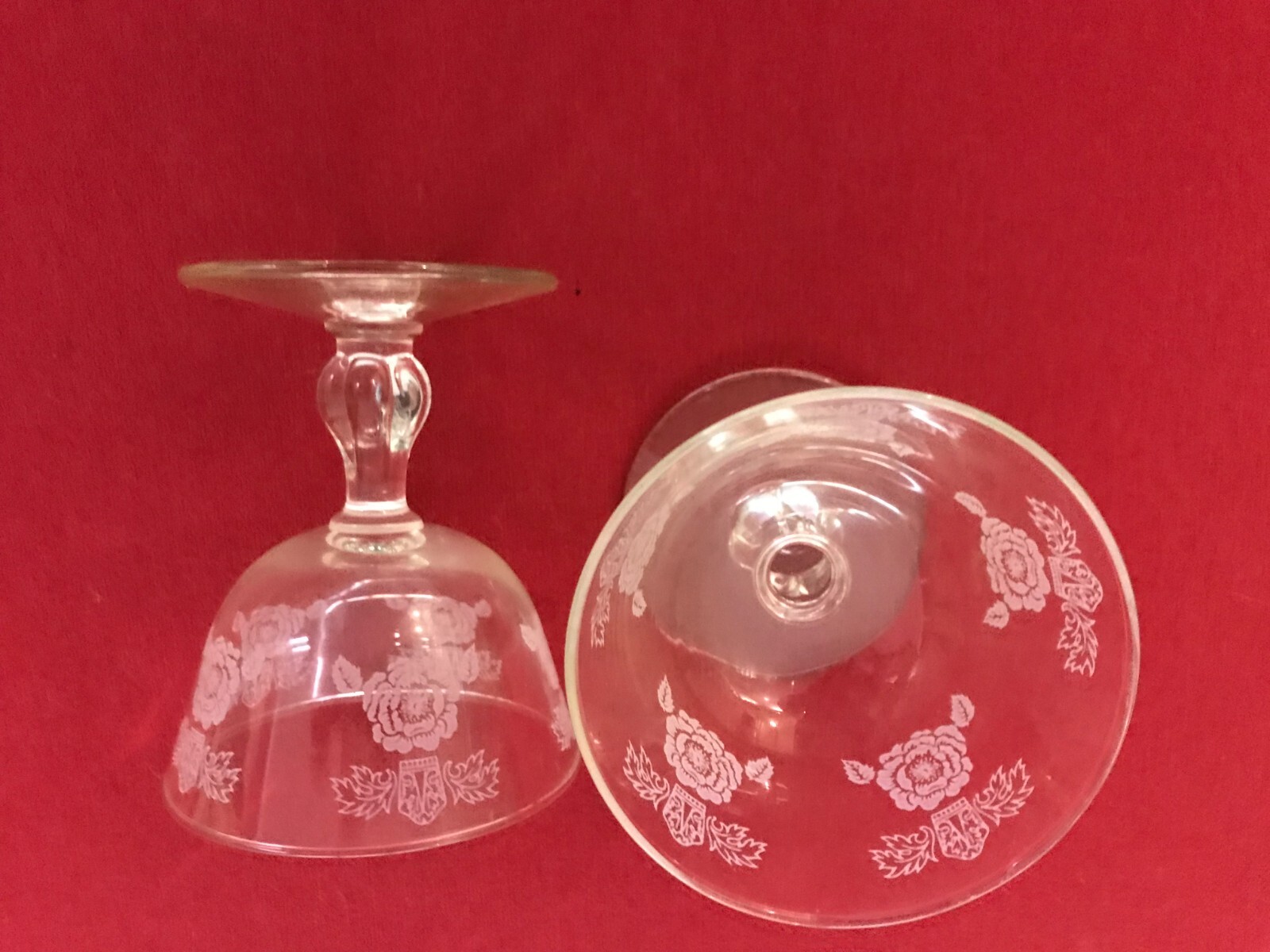 2 FLOWERED CHAMPAGNE GLASSES