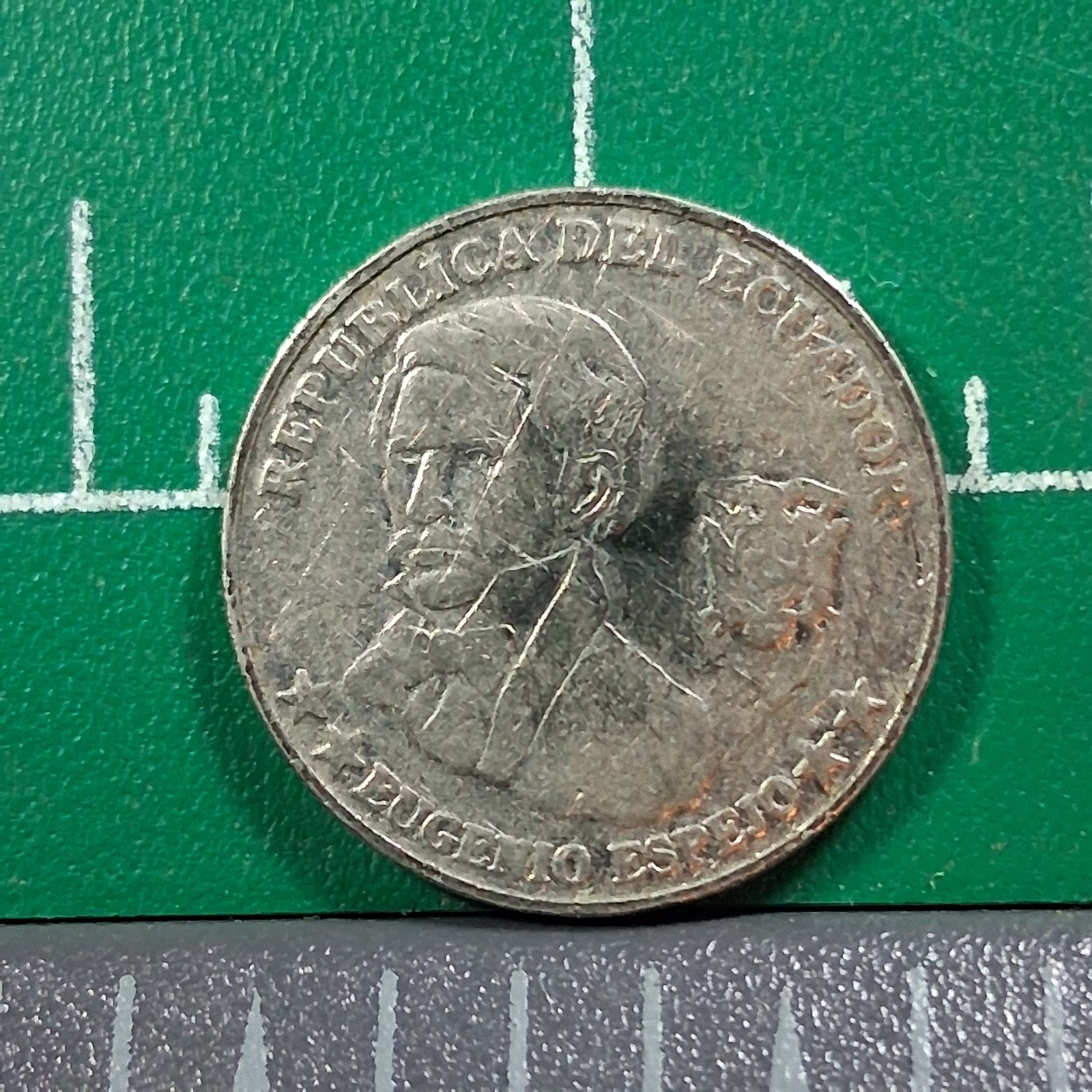 2000 Ecuador 10 Centavos Eugenio Espejo / 4 Lines Nickel-Clad Coin