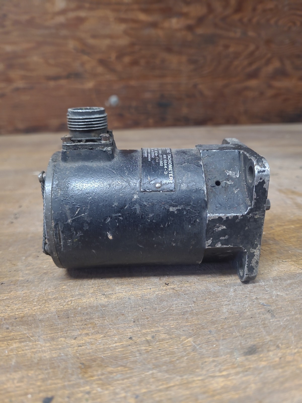 KOLLSMAN ELECTRIC TACHOMETER GENERATOR P/N 1354-0111302