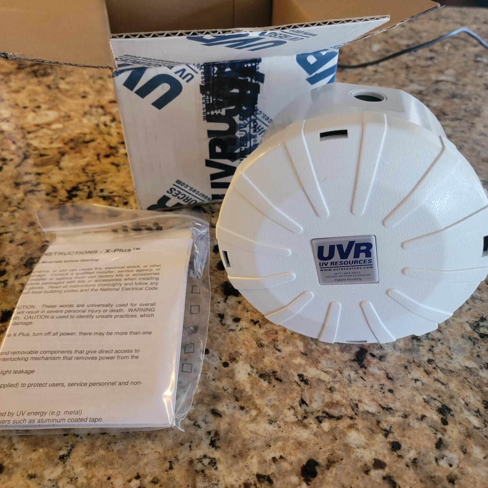 UVR UV RESOURCES 57800550 X PLUS SINGLE ENDED NEMA 4X STANDARD UVC OUTPUT 17-61"