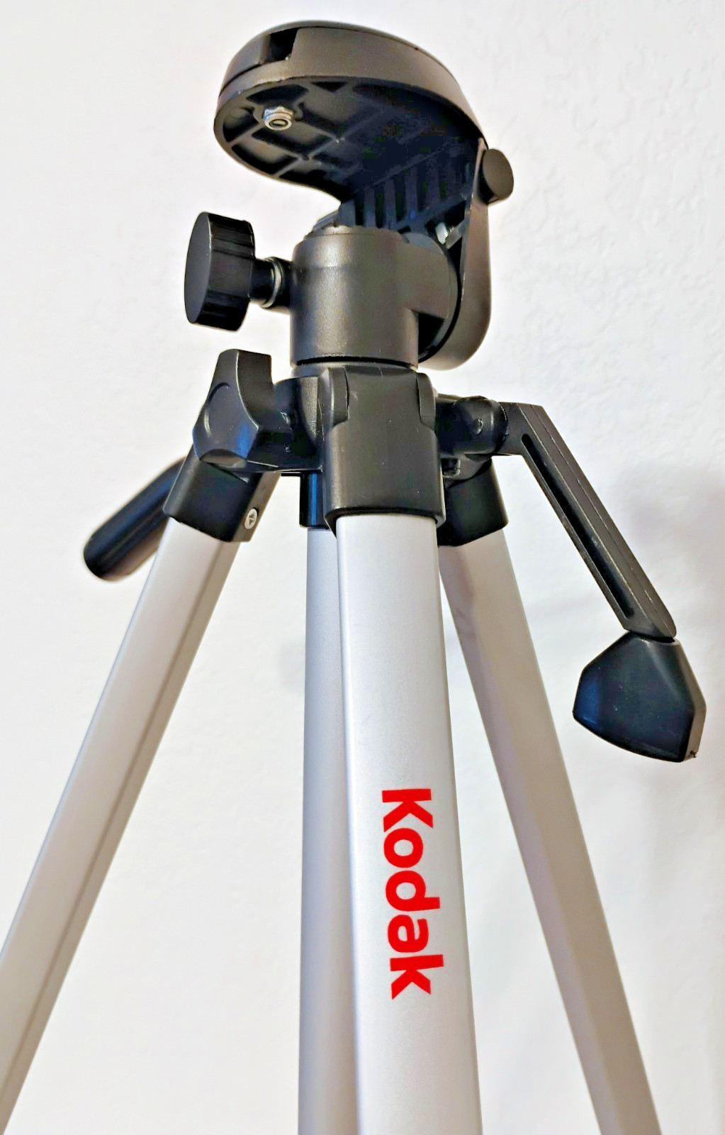 Kodak 45" Tripod Super Control Ultralight w/3 way height adjustment