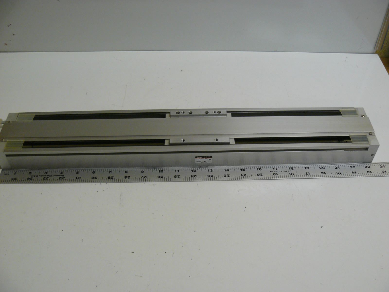 SMC CY1H15-400 ACTUATOR RODLESS CYLINDER 0.7 MPa MAX PRESSURE
