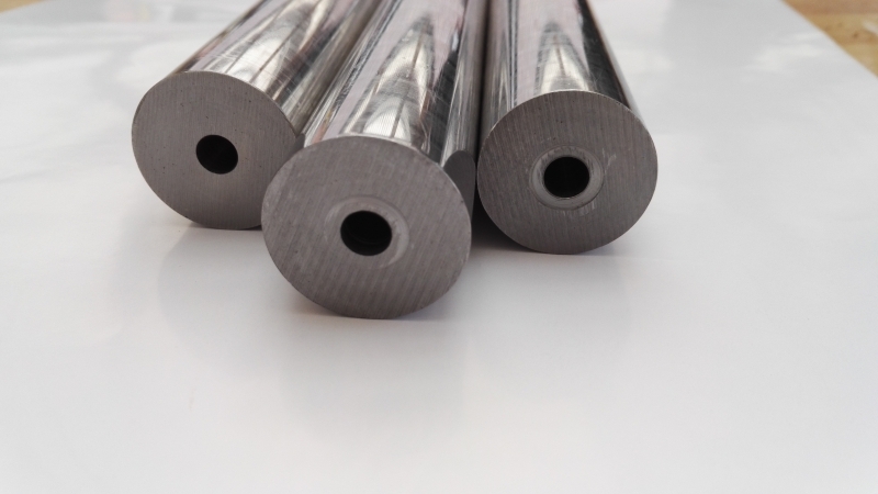 8,82mm -- drilled steel rods - 9mm Lug.- 260mm - 26cm