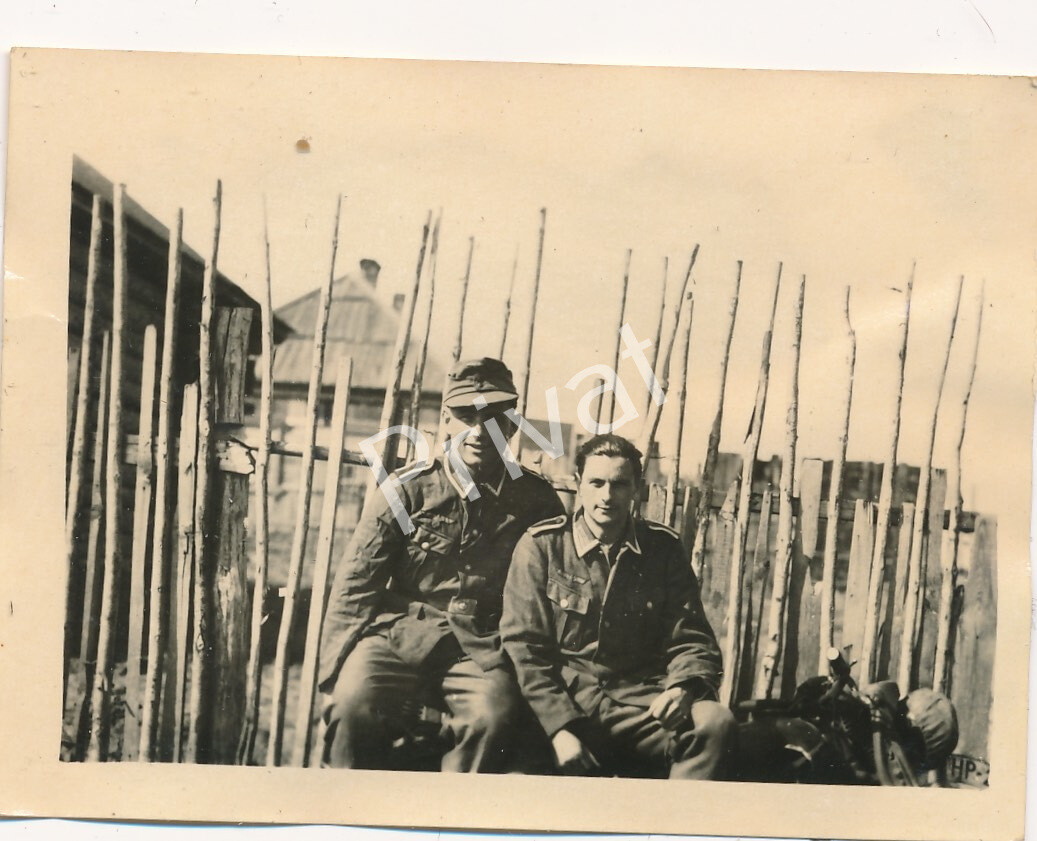 Photo WW II Wehrmacht Soldiers Quarters Blockhouse Russia K1.59