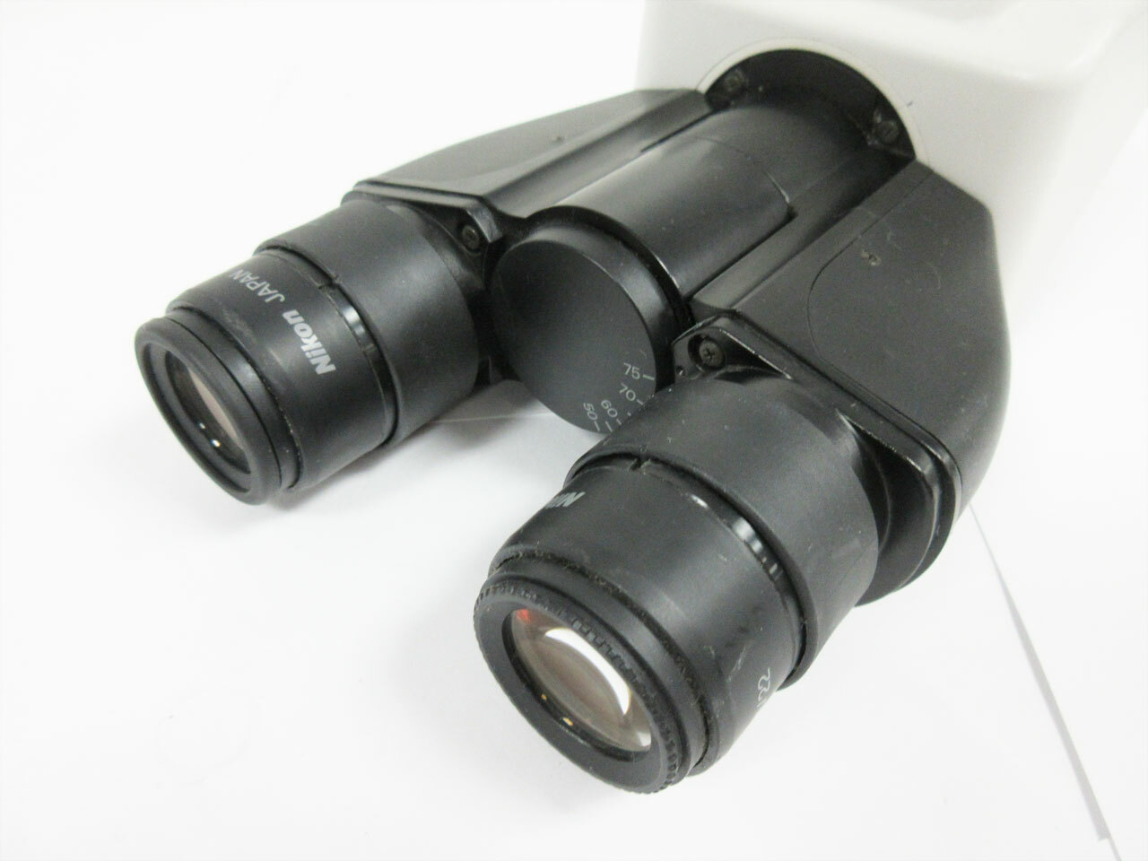 NIKON MICROSCOPE BINOCULAR HEAD ADJUSTABLE 2X CFI 10X/22 OPTICS ECLIPSE