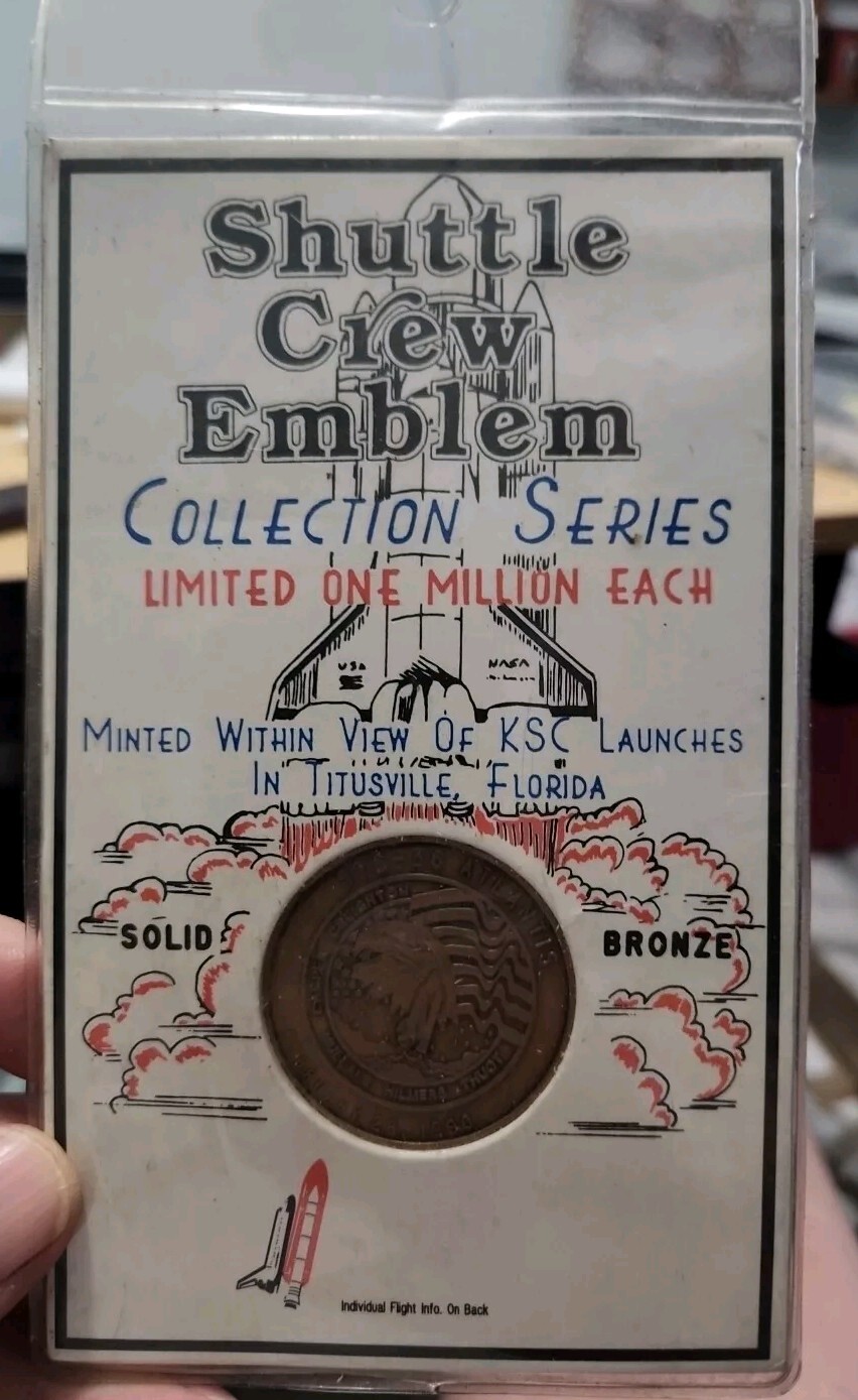 1990 STS 36 Atlantis Shuttle Crew Emblem Coin Collector Series Kennedy Space Ctr