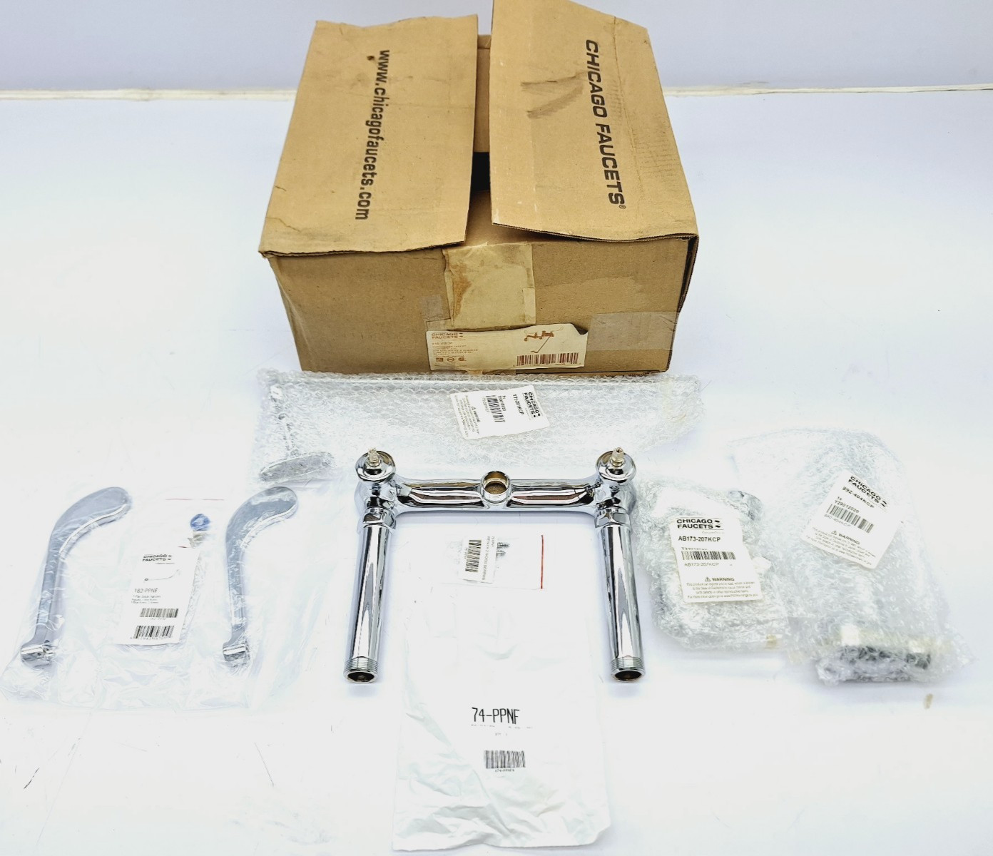 CHICAGO FAUCETS 815-VBCP Wall-Mounted Manual Faucet 8"-Body 40-140°F 20-125psi