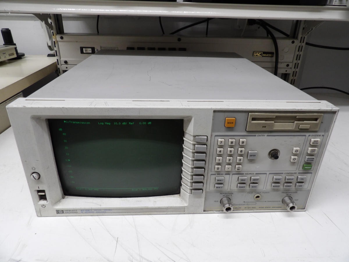 HP 8712ET RF NETWORK ANALYZER 300 KHZ-1300 MHZ OPTION 1E1, 1EC M3702