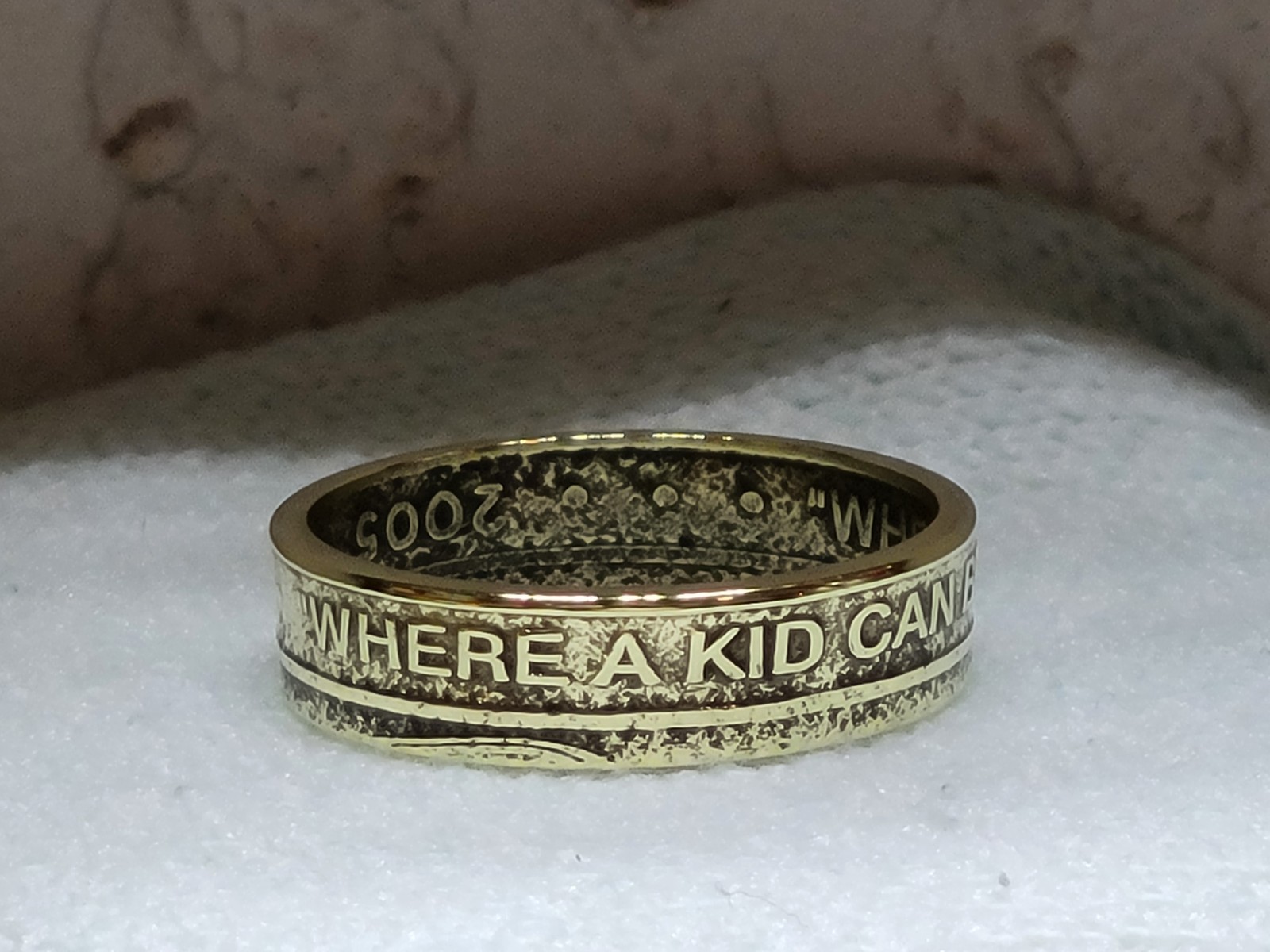 CHUCK e CHEESE- 2005 - Size 12    Token Coin Ring