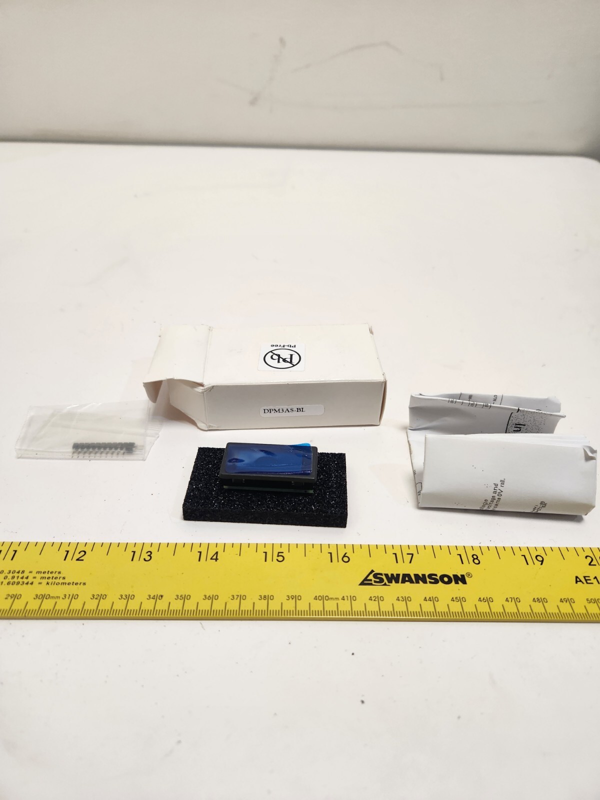 Lascar DPM 3AS-BL - Compact 3 1/2 Digit LCD Voltmeter