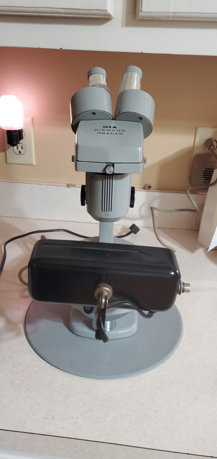 GIA DIAMOND GRADER MICROSCOPE MODEL NO 690465