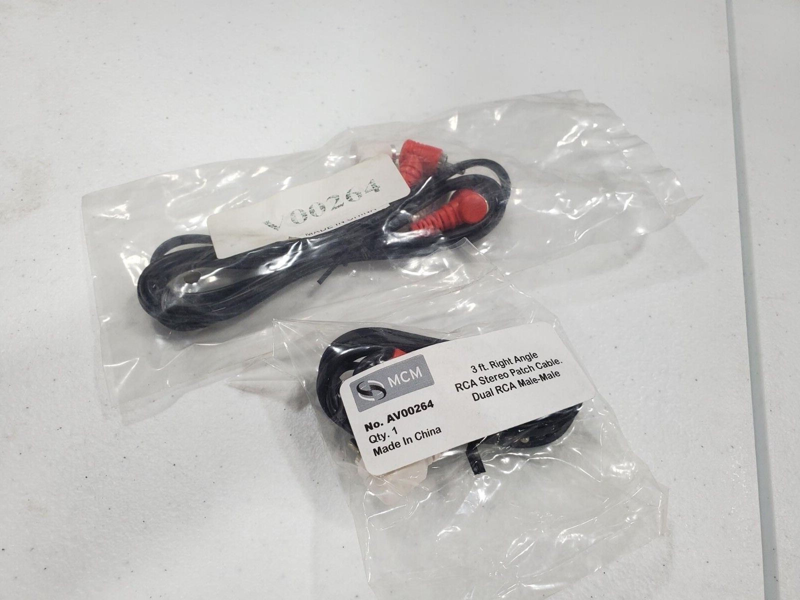 CABLE RIGHT ANGLE 3-4 FT RCA STEREO PATCH CABLE DUAL RCA MALE TO MALE AV00264
