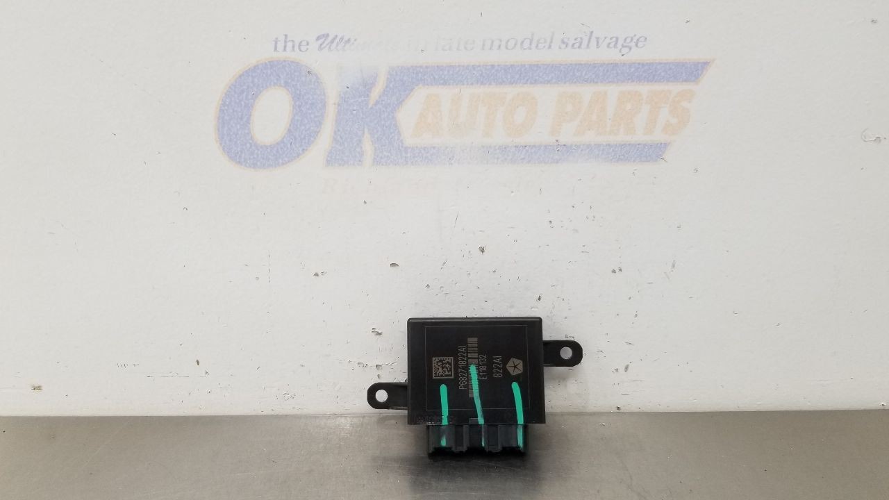 19 DODGE RAM 1500 NEW STYLE DRIVER PARK ASSIST CONTROL MODULE 68271822AI