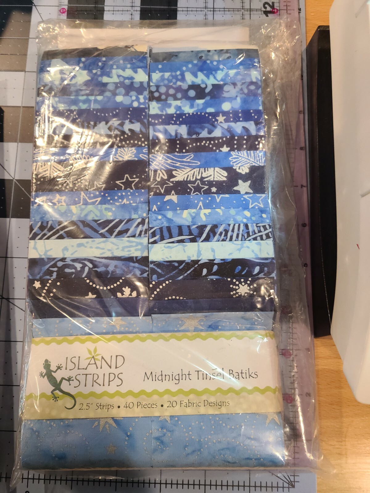 2.5 Strips Jelly Roll Quilt Precuts Fabric Batiks Xmas