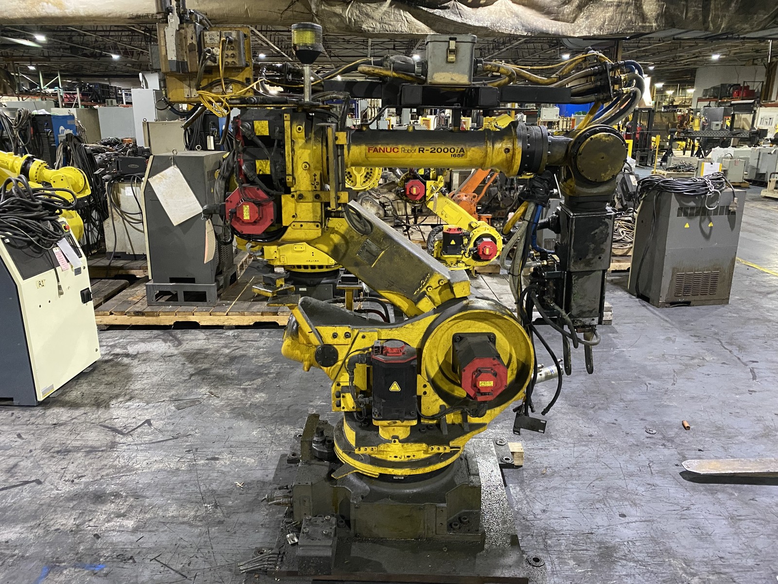 FANUC R-2000iA/165F w/ R-J3iB Controls USED AS-IS