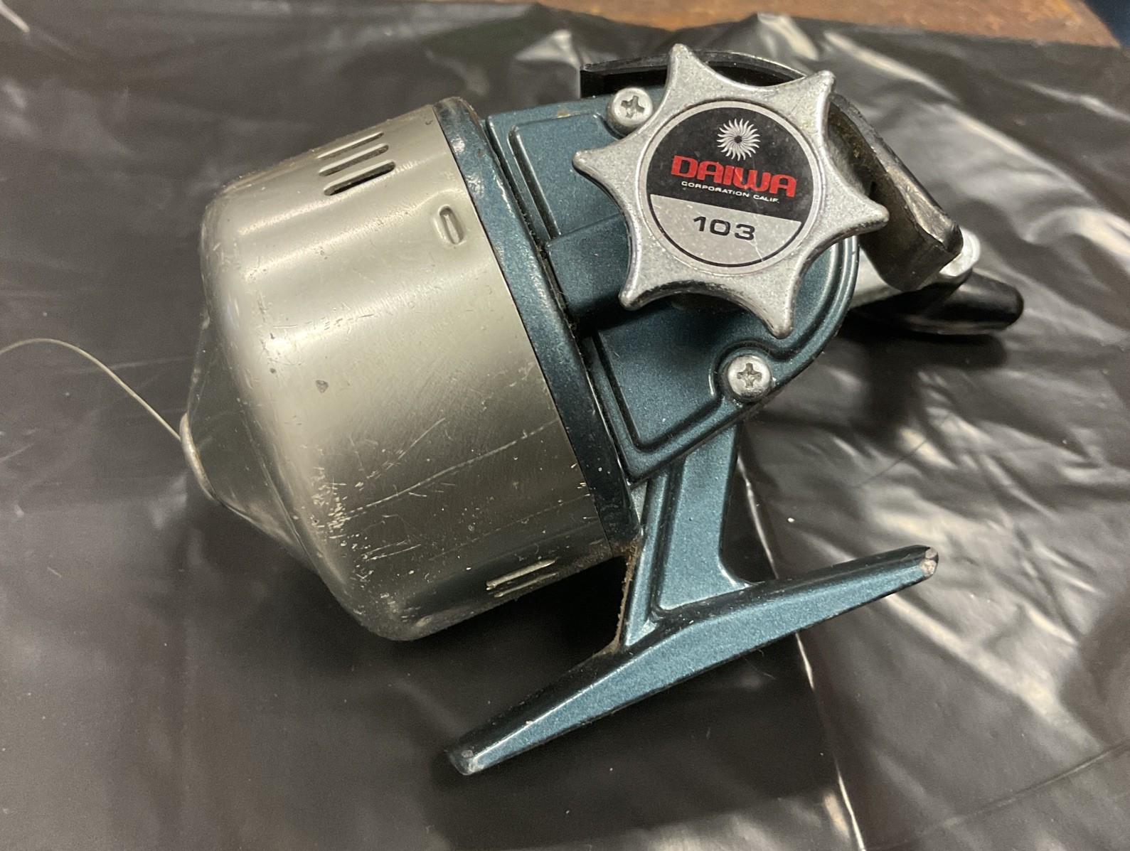 Vintage DAIWA 103 Fishing Reel (Silver & Blue) Used Old Small Japan