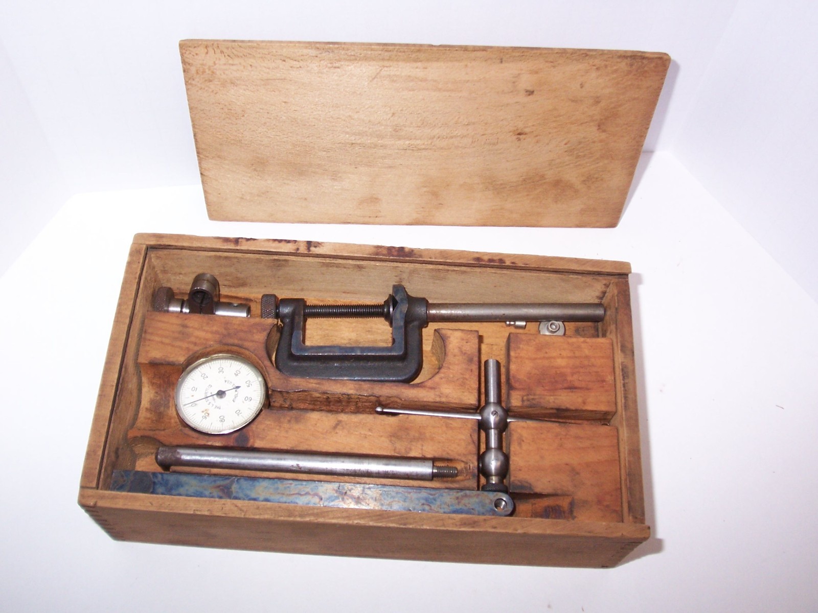 Vintage T S Starrett dial test indicator gauge set in wooden dovetail box