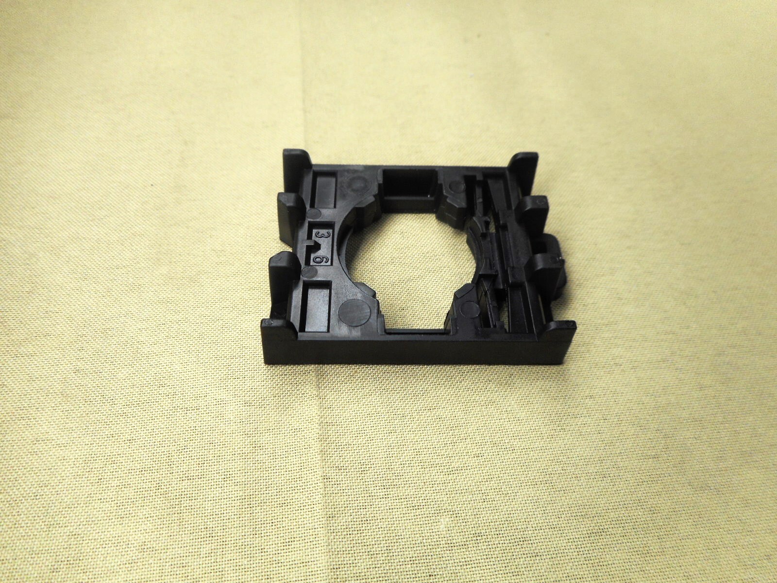 MOELLER  M22-A mounting clamp (NIB)