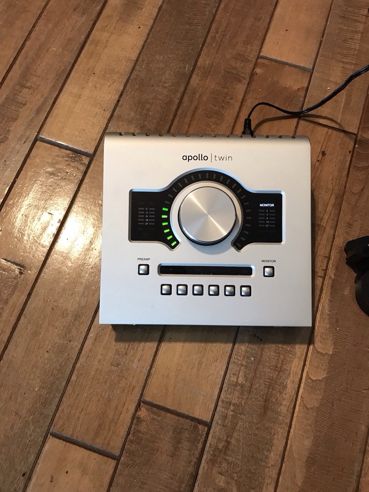 Universal Audio Apollo Twin USB Duo Core USB 2x6 Audio Interface (PC)- Silver