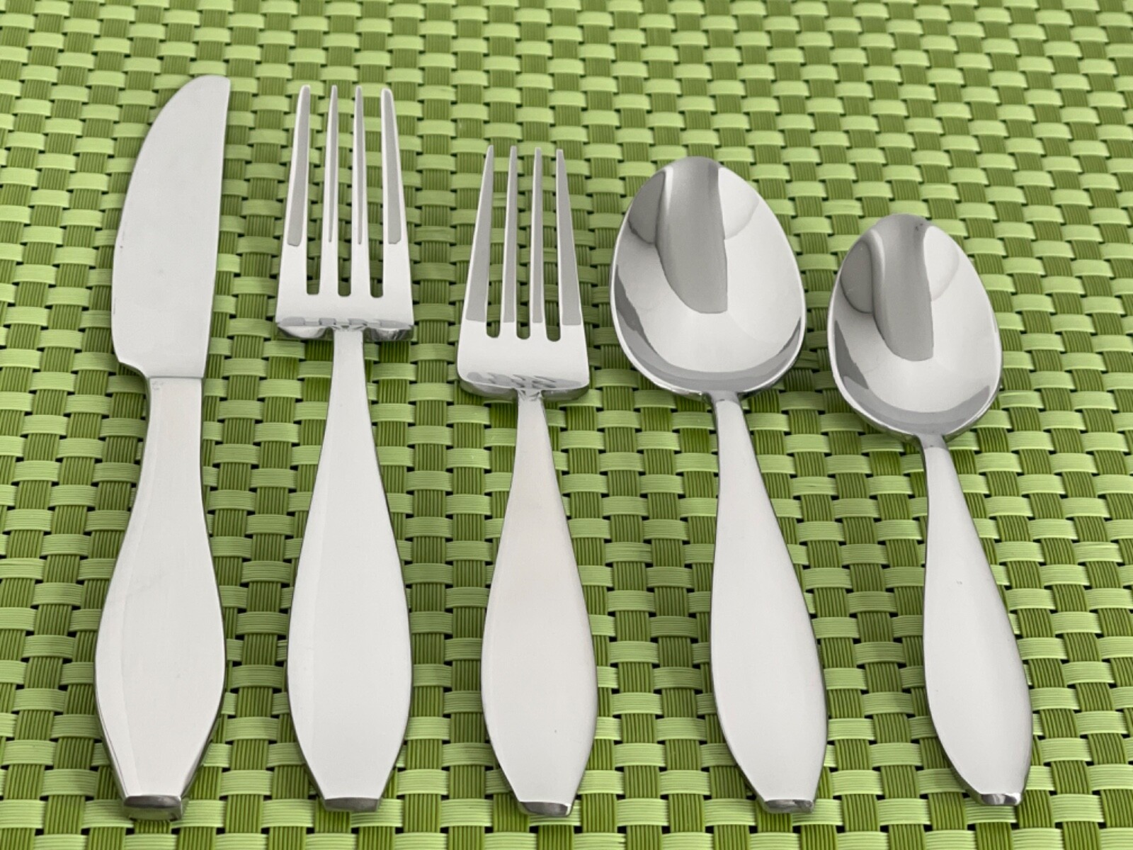 Oneida COMET Stainless Glossy NEW Flatware SMART CHOICE A100N