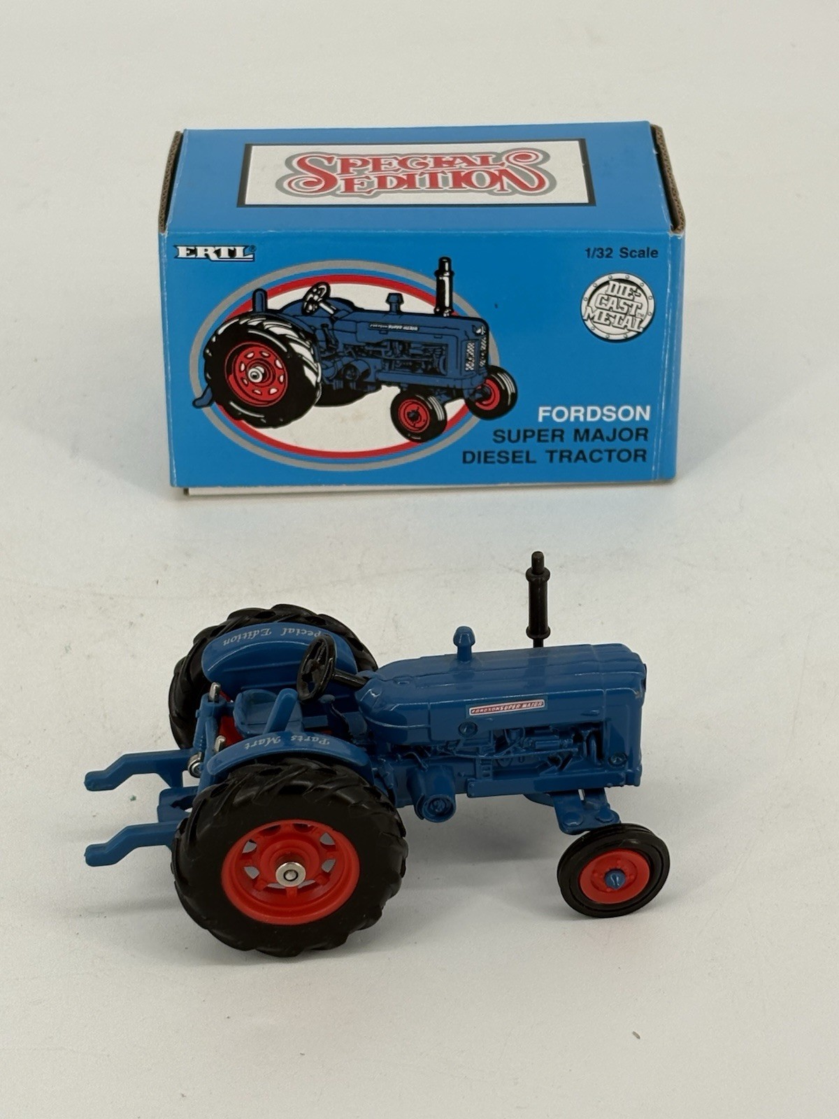 ERTL Fordson Super Major Diesel Farm Blue Tractor 1992 (Bent Wheel)