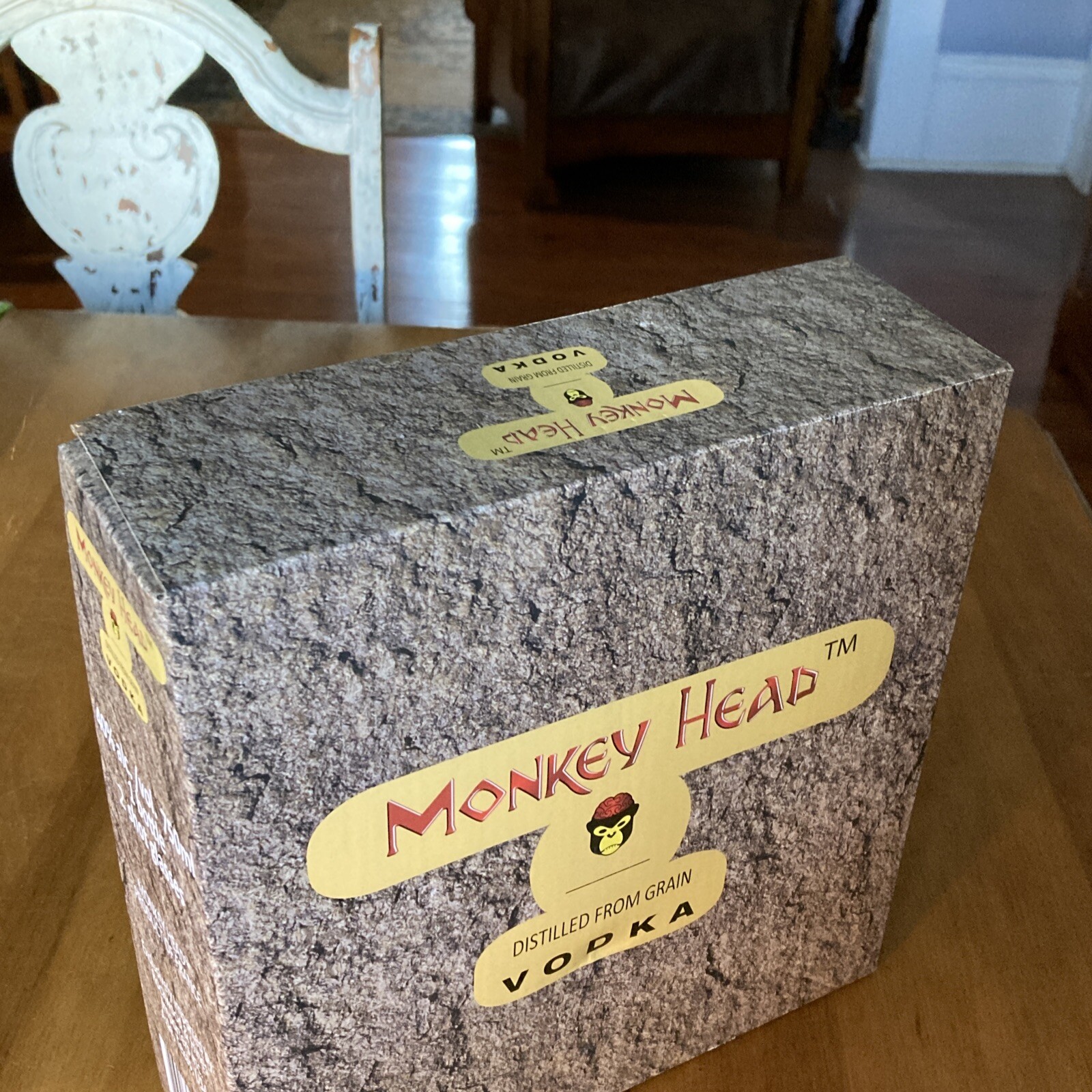 Monkey Head Vodka 750ml Bottle Decanter EMPTY w/ 2 Shot Glasses & Display Box