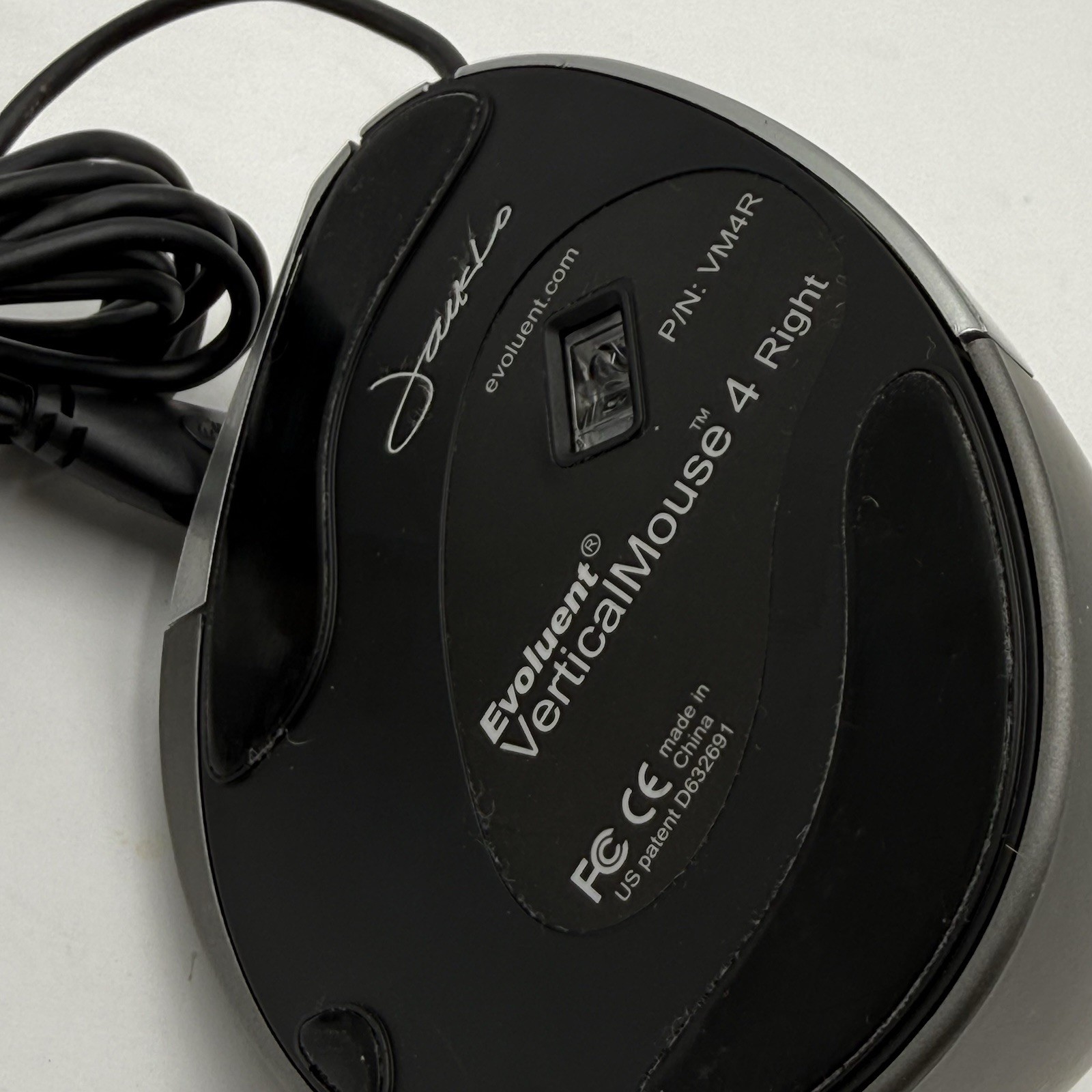 E7 Evoluent Vertical Wired Mouse 4 Right - Works