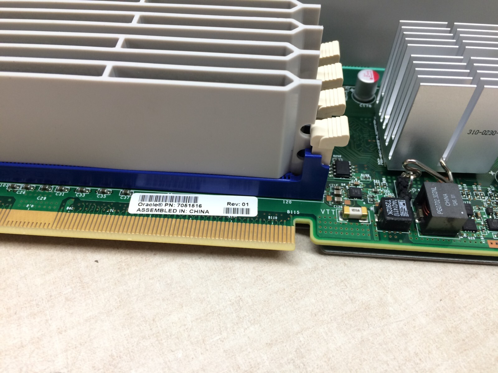 Oracle 7051515 Memory Riser Board Module 7051516 MR V2 Sun 489089M