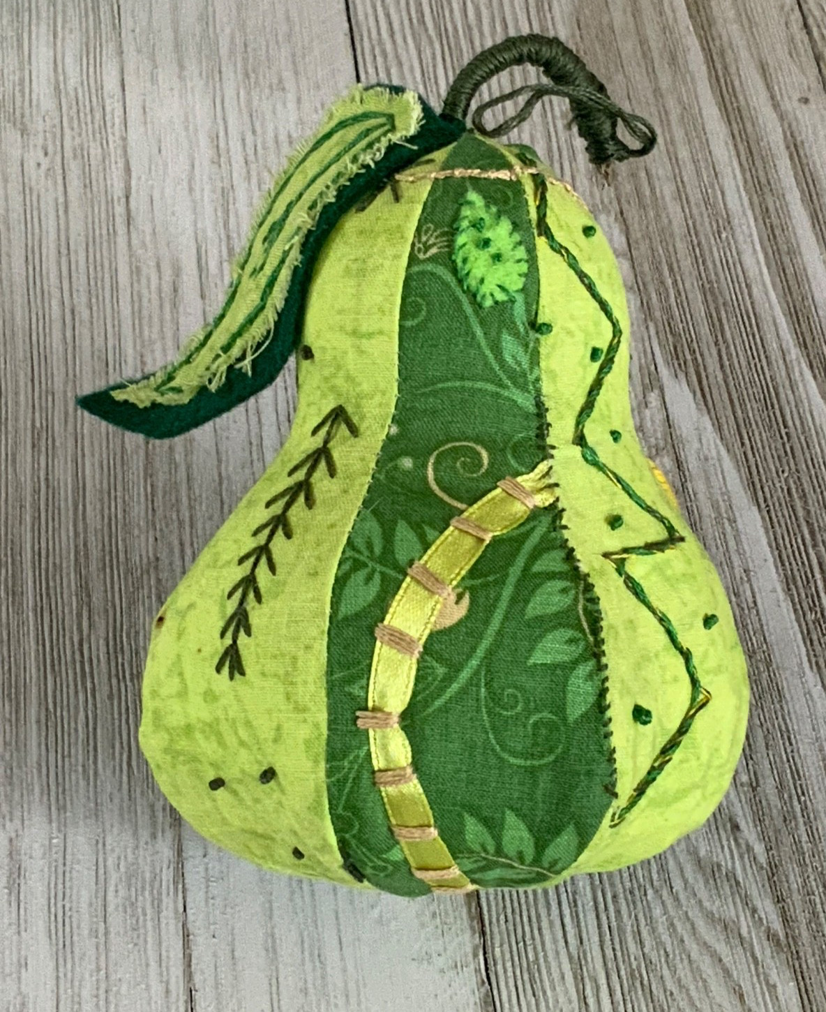 Handmade 3 PEARS Quilt Stitchery Patchwork ~ Fabric Fruit Decor