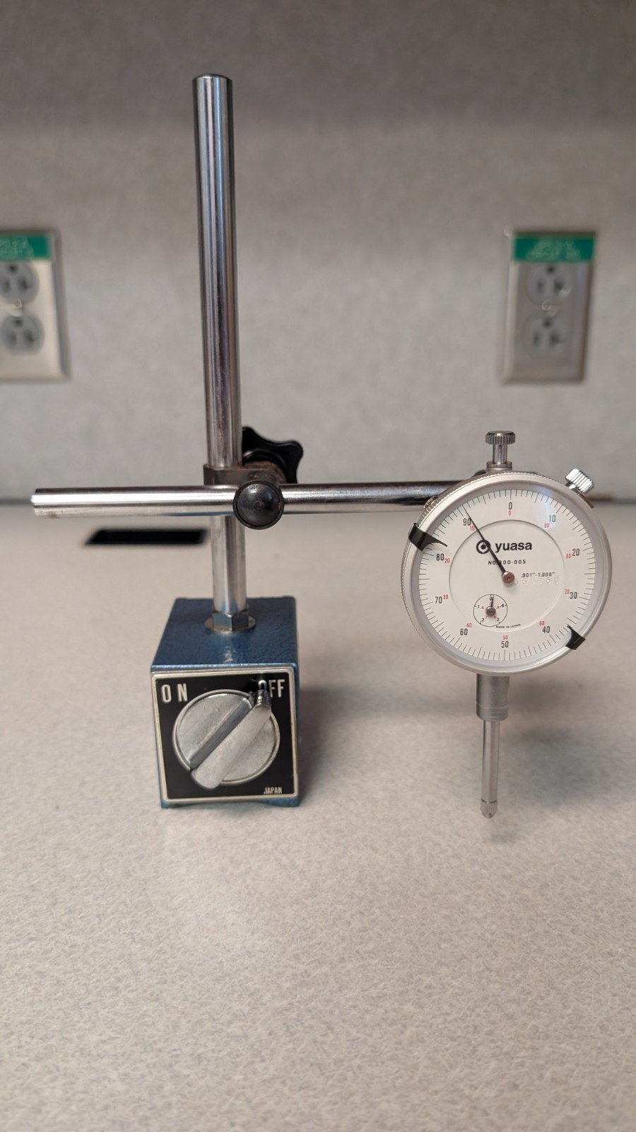 Yussa 300-005 Dial Indicator Gage .001" - 1.000" Inpsection & case