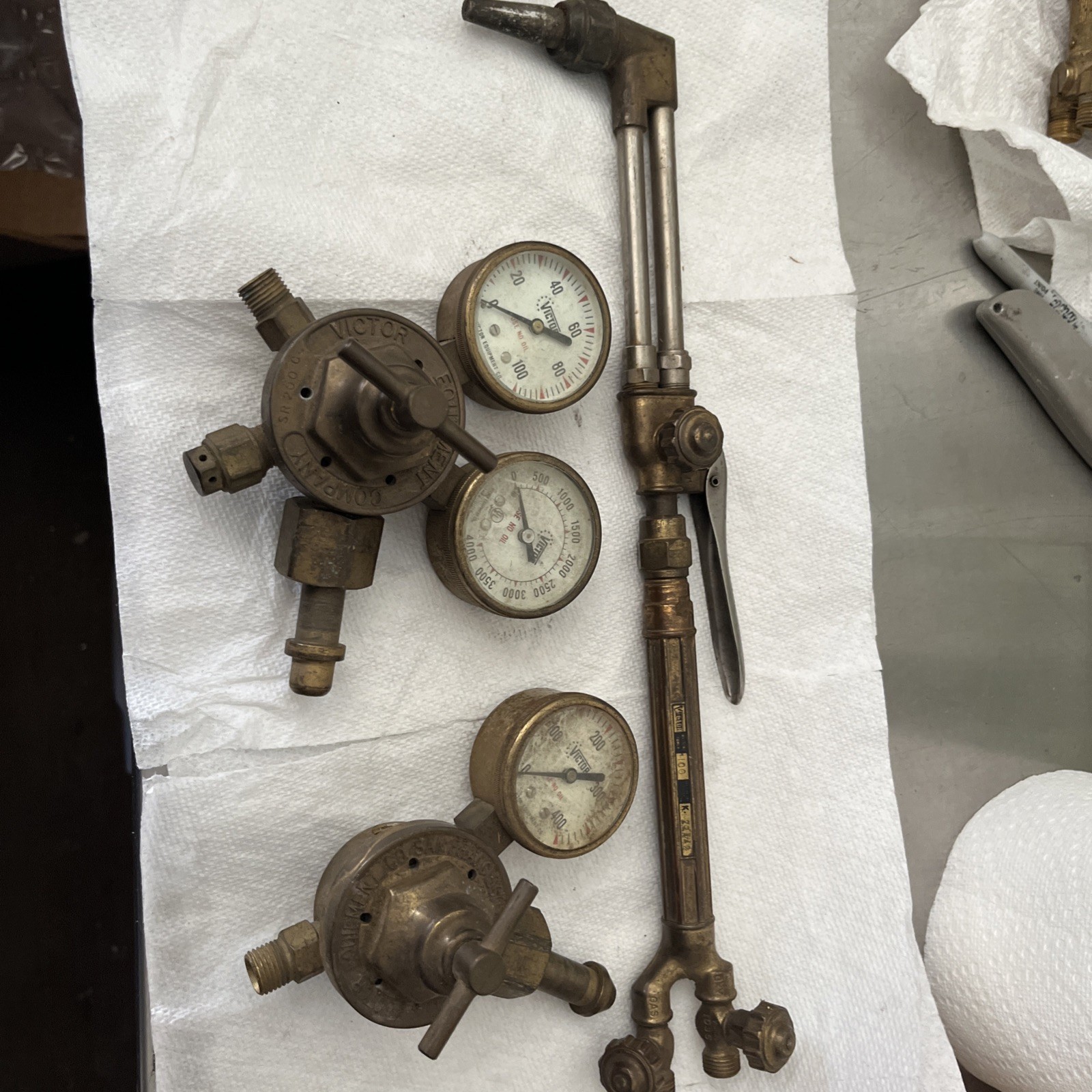Victor cutting torch gauges Ac27796 &  4214 7 Used W/ Victor Torch 2242 T201