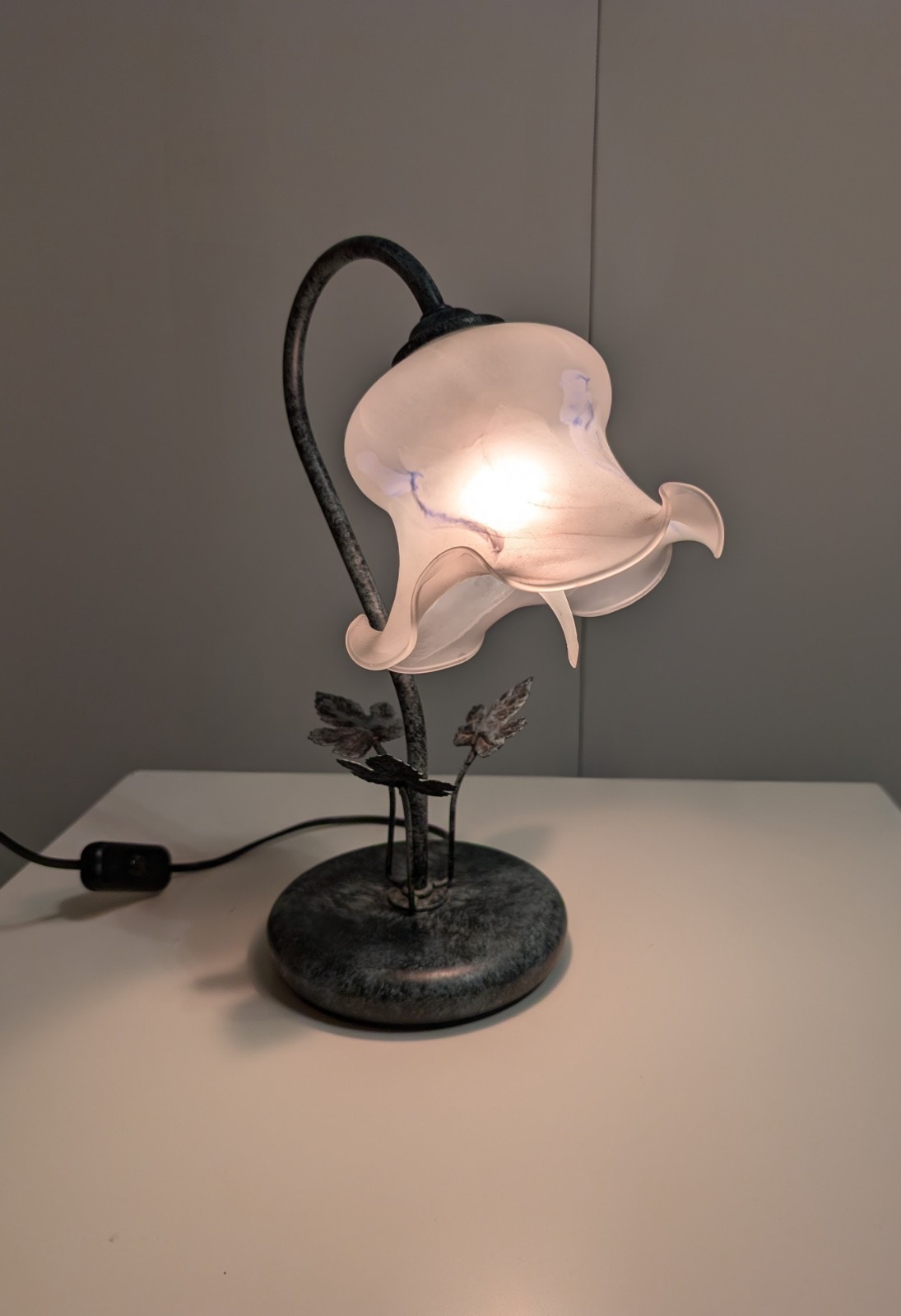 Beautiful Vintage Metal Table Lamp Flower Design Snowdrop/Tulip /UK Plug