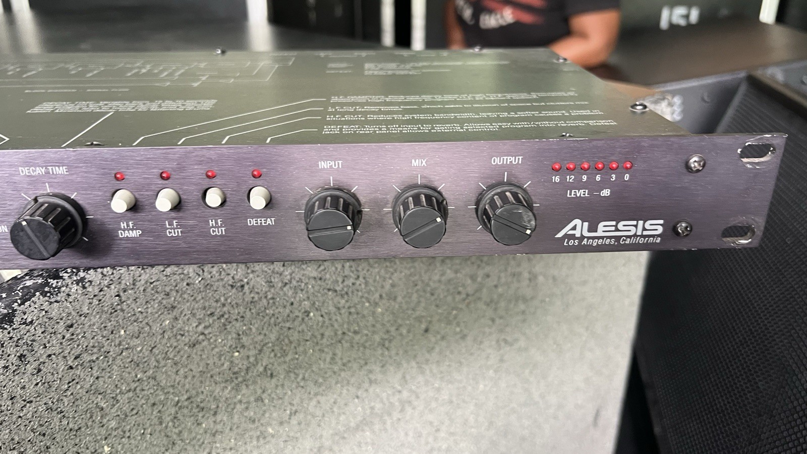 Alesis XT Digital Reverb Effects Processor FX Rack