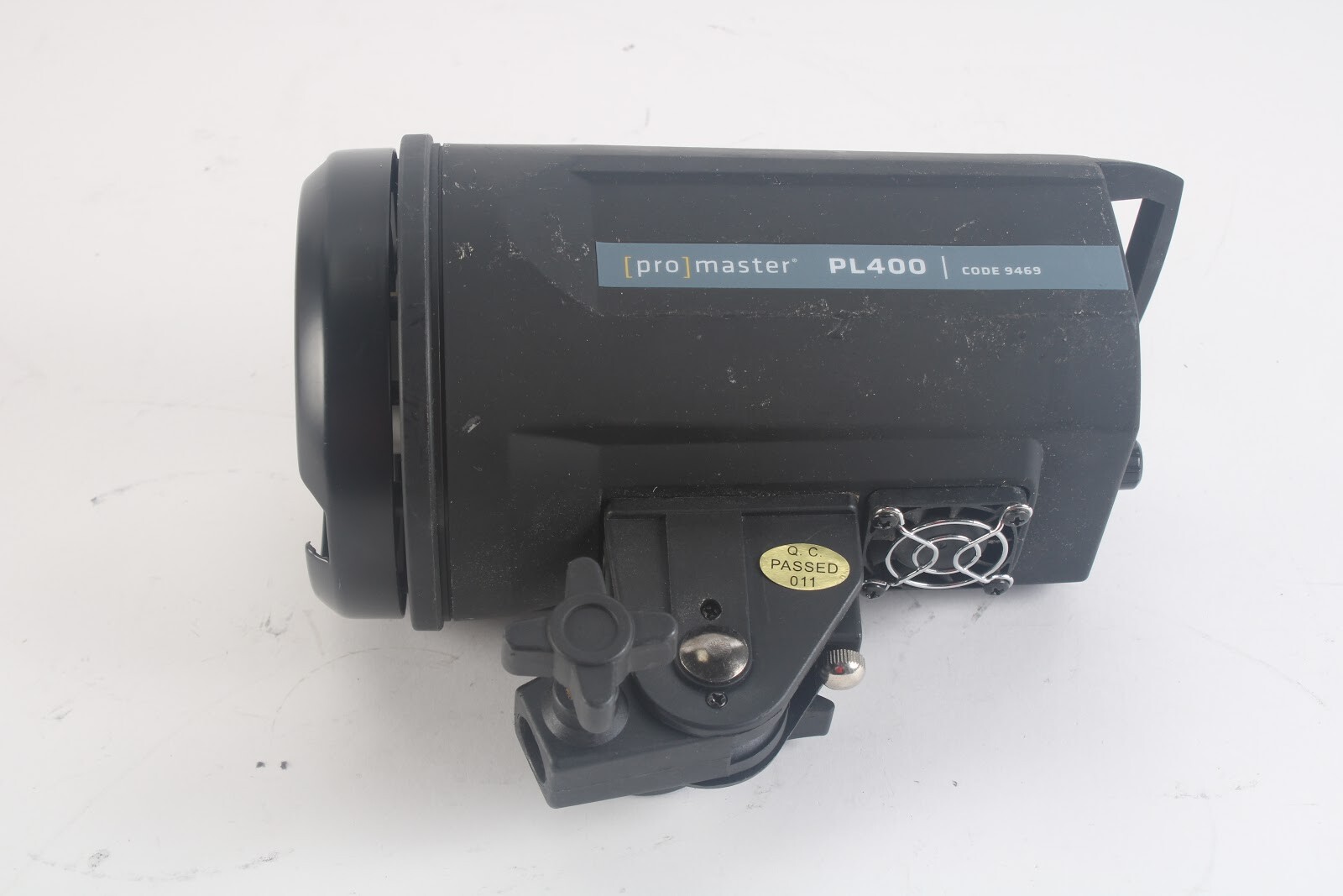 ProMaster PL400 Advanced LCD Control Studio Light