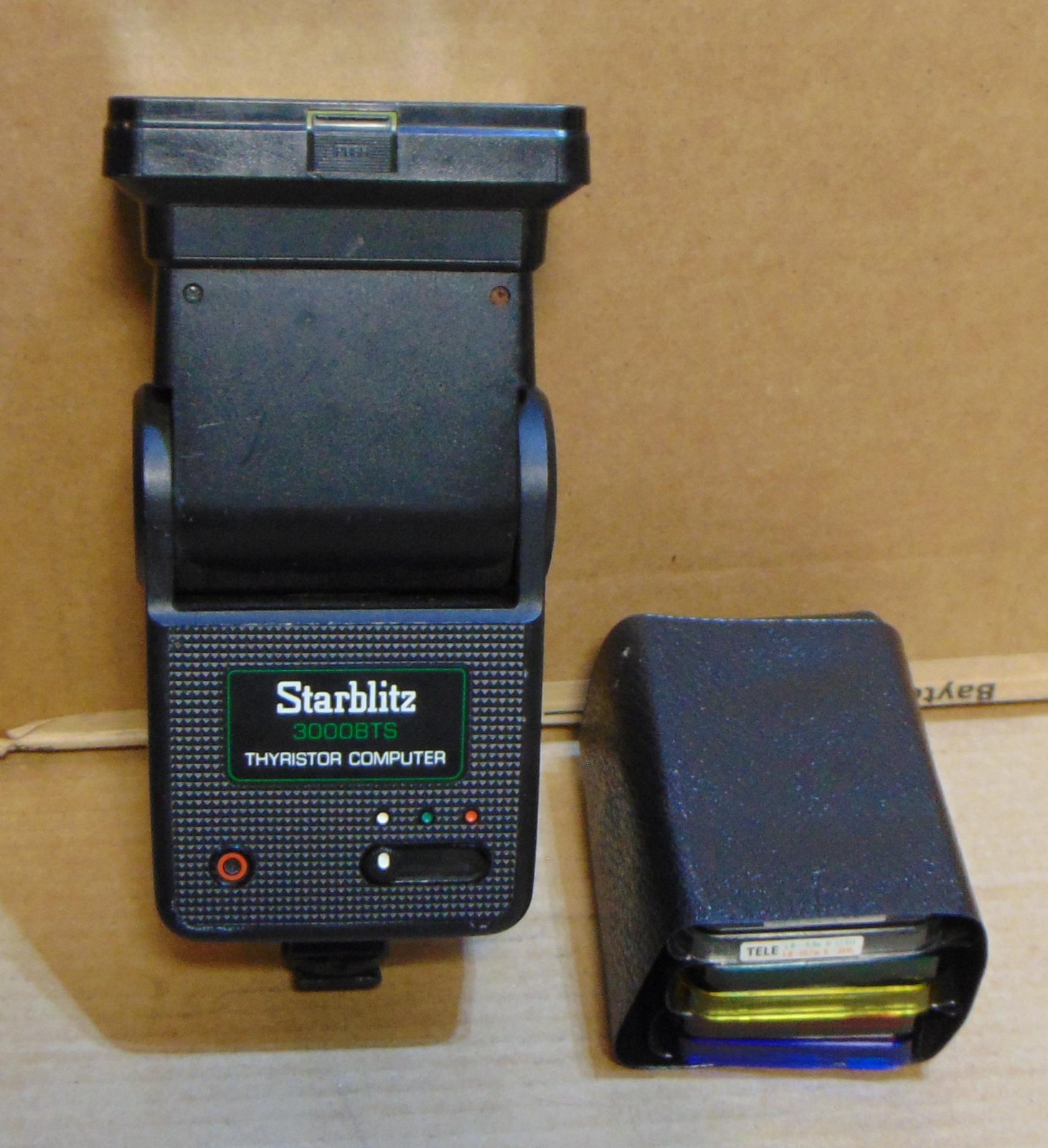 Starblitz 3000BTS Thyristor Computer Flash Unit with Filter Kit