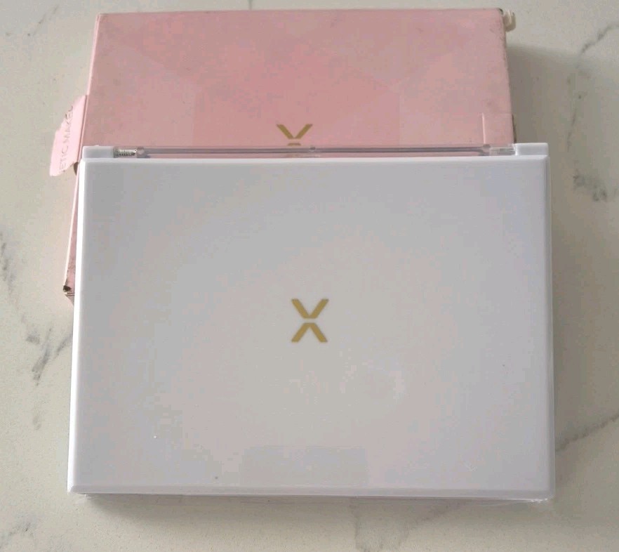 FIXY Medium Empty Magnetic Makeup Palette (4.3" x 5.7")