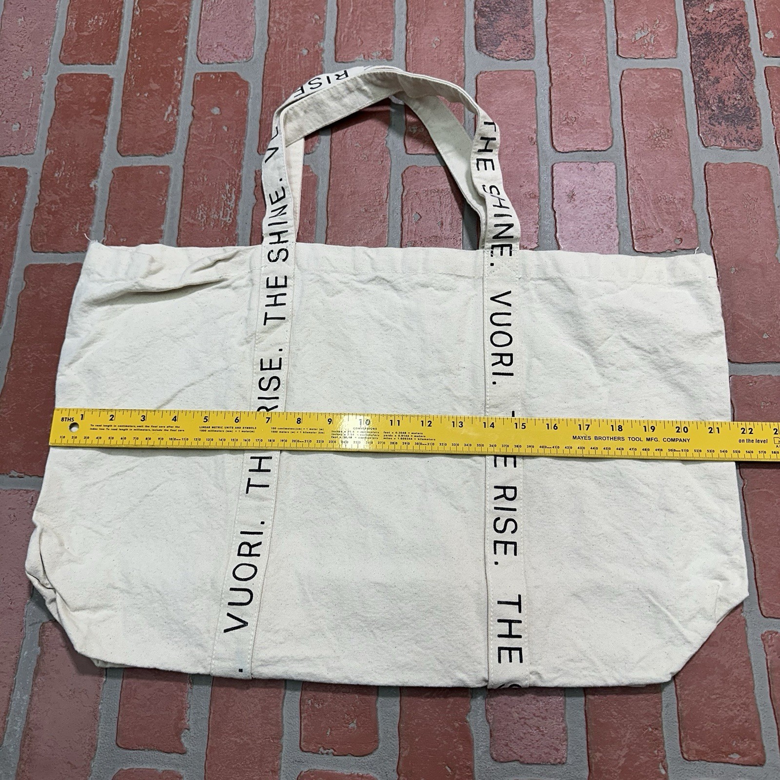 VUORI AUTHENTIC TOTE BAG WHITE BLACK LOGOS HAND HANDLES