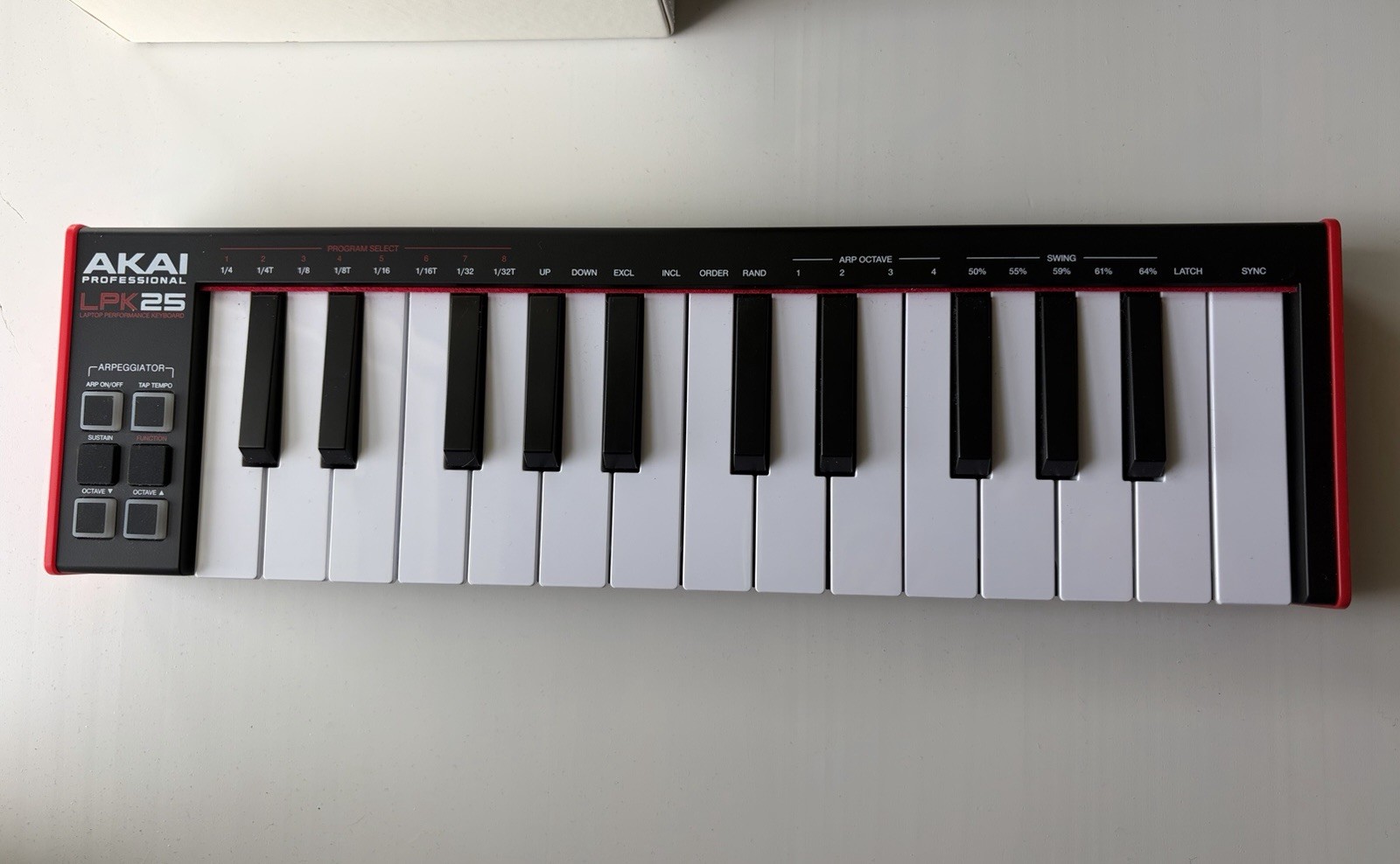 Akai Professional LPK25 mk2 25-key USB Mini Keyboard Controller