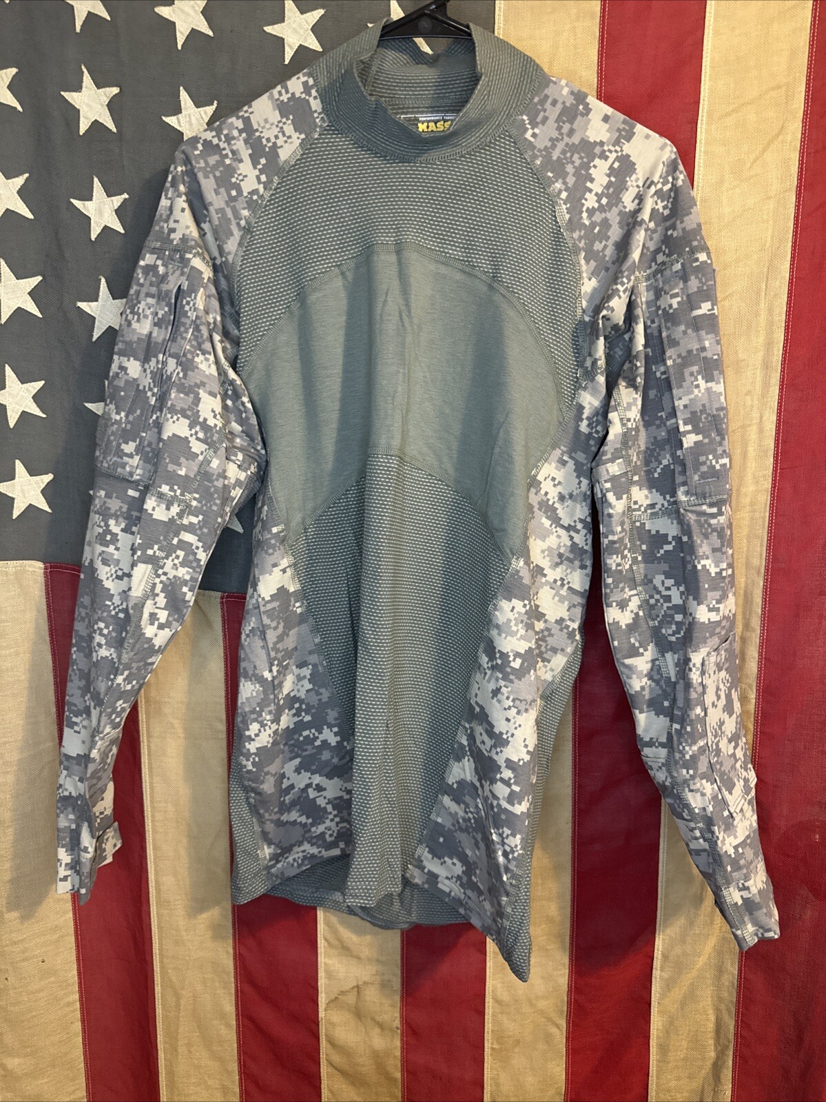 Medium - USGI ACU Massif Digital Camo Army Combat Shirt Uniform 7401
